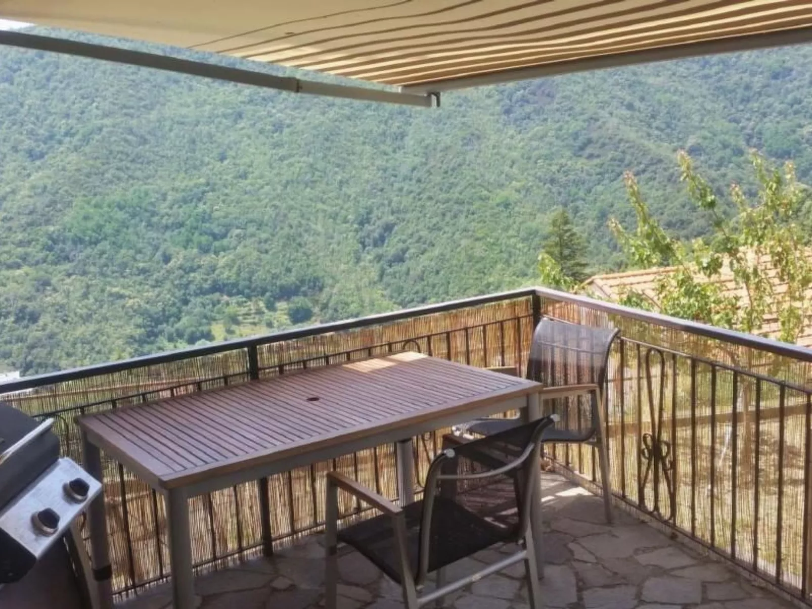 In Varazze mit Garten und Parkplatz-Image-tags.info