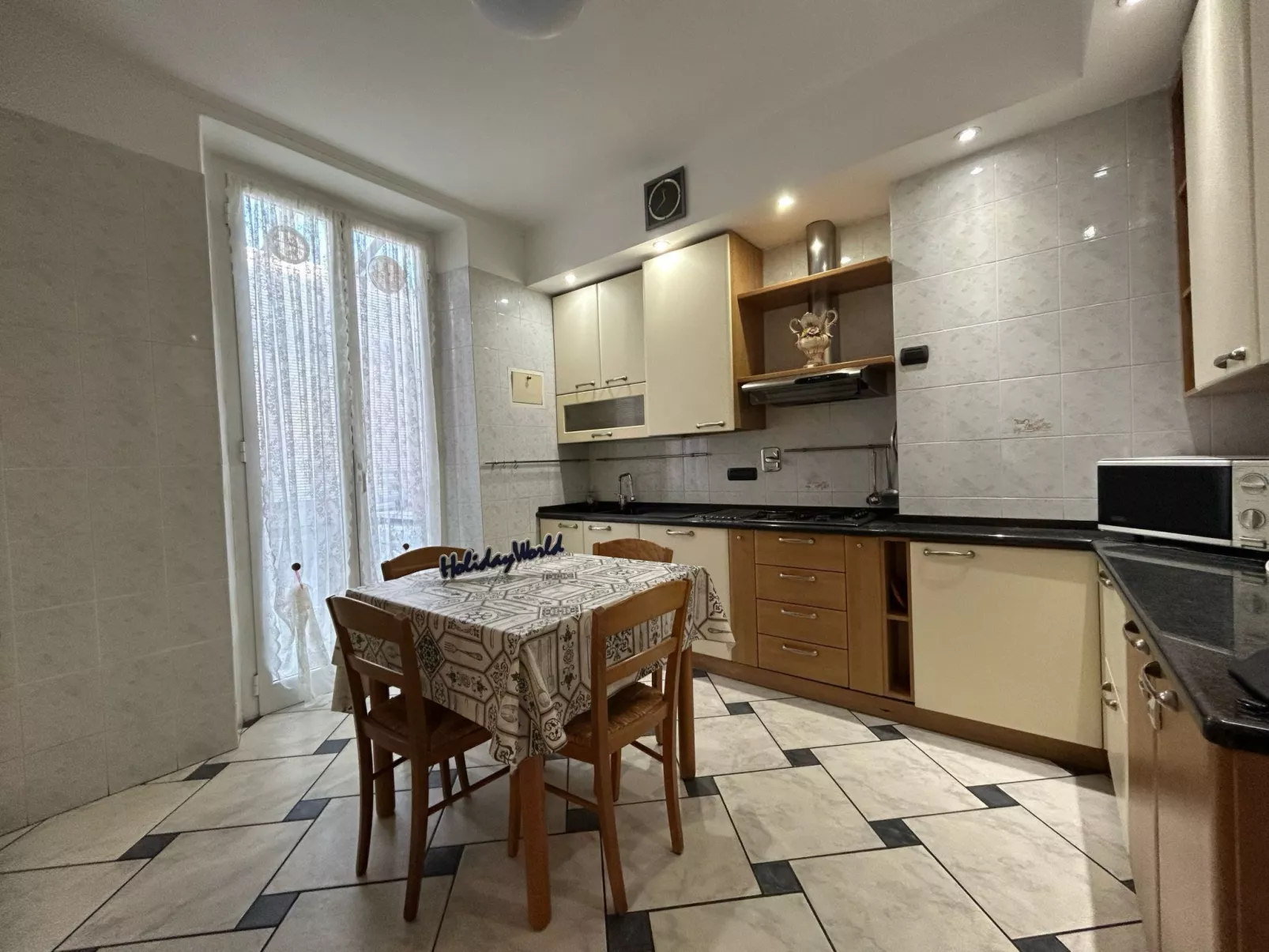 Il Cielo Con Un Dito by Holiday World-Drinnen