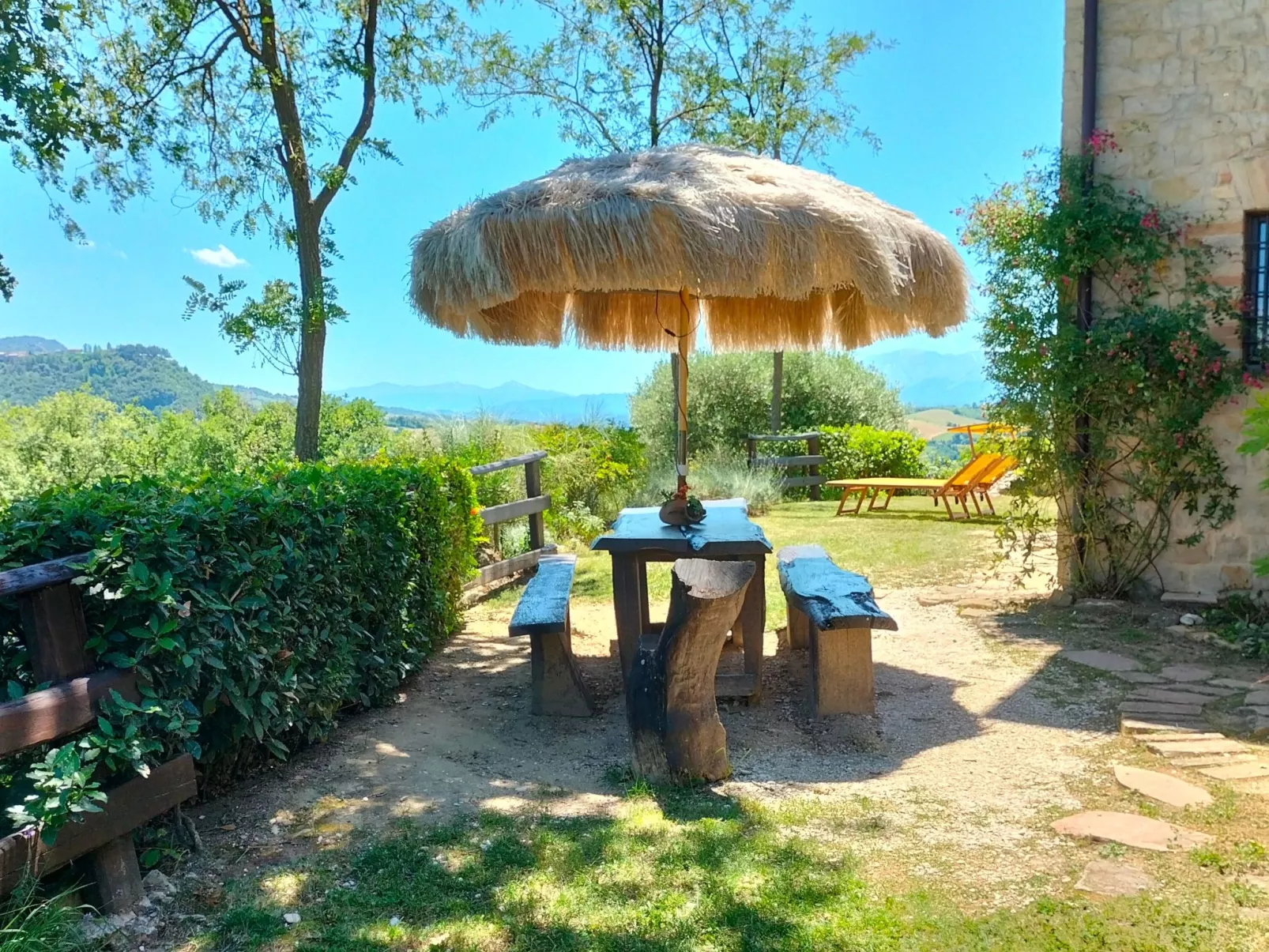 Charmantes Bauernhaus in Penna San Giovanni-Dehors