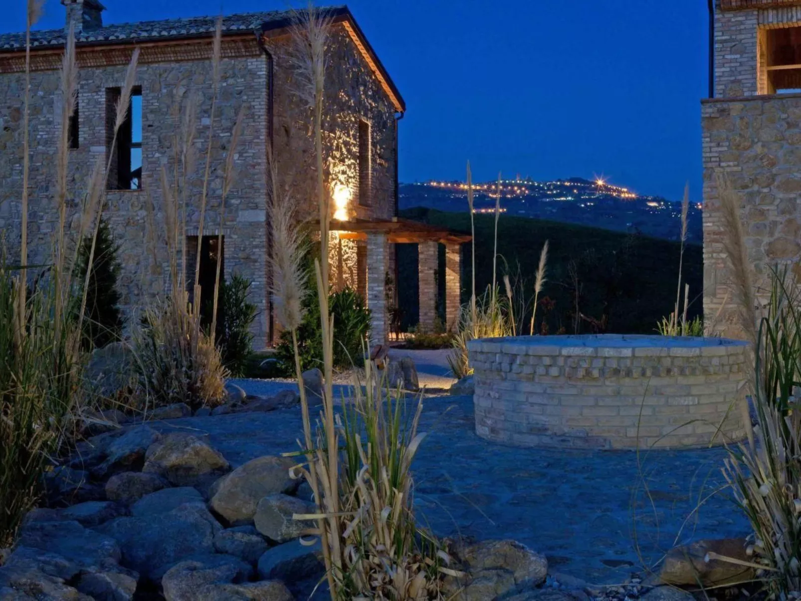 "Villa Forma" mit Gemeinschaftspool-Draußen