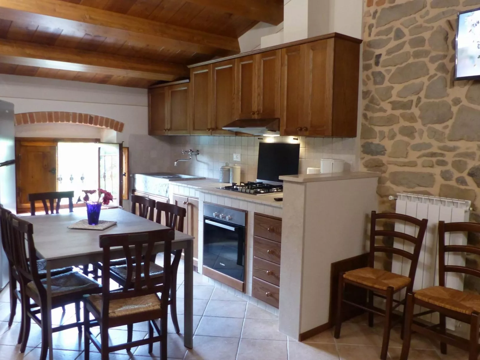 'Case cioni' mit Schwimmbad-Drinnen