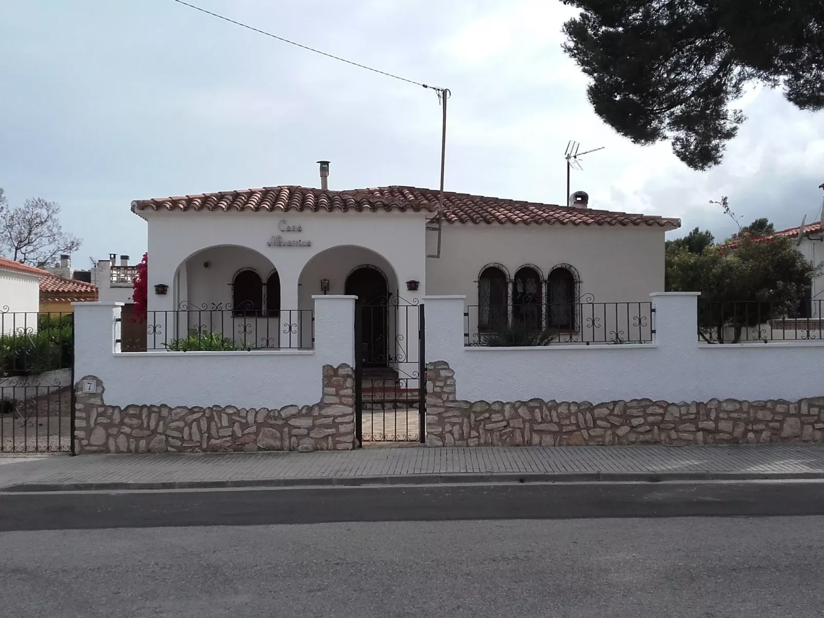 Geräumiges, strandnahes Ferienhaus mit Garten-Image-tags.info