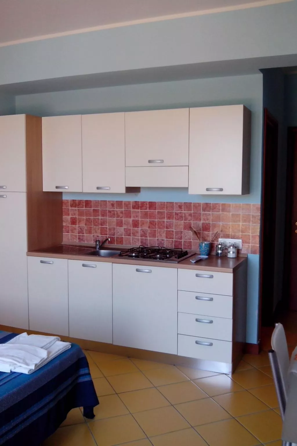 Einzimmerwohnung mit Terrasse-Drinnen