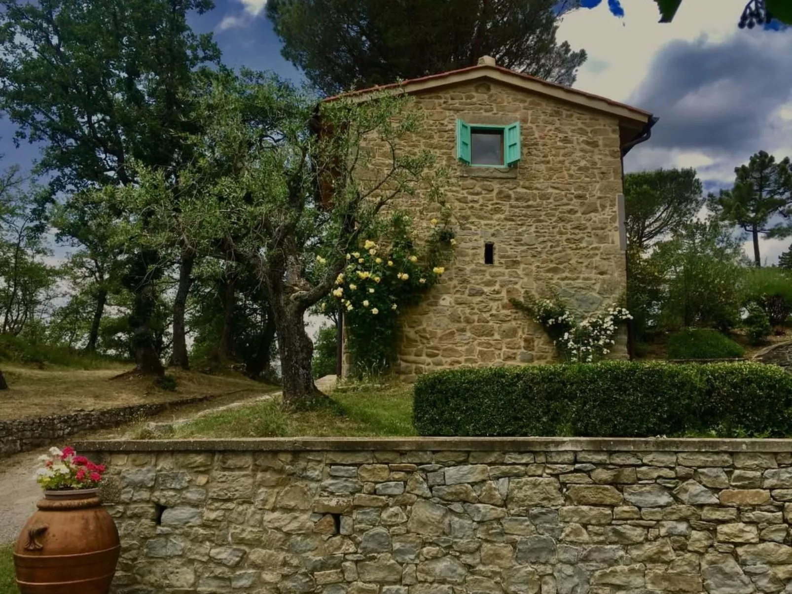 Anwesen mit Terrasse-Image-tags.info