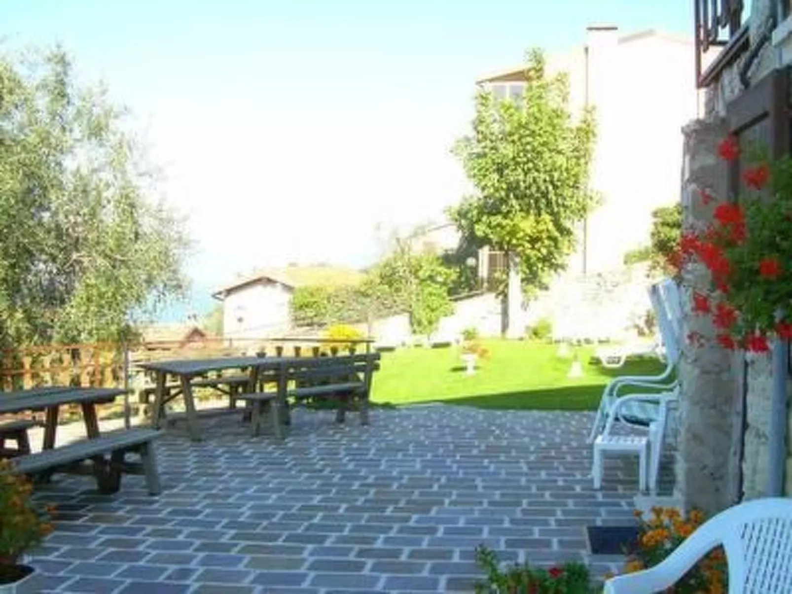 Wohnung nr. 2 im Casa Mary mit Balkon und Seeblick-Outside