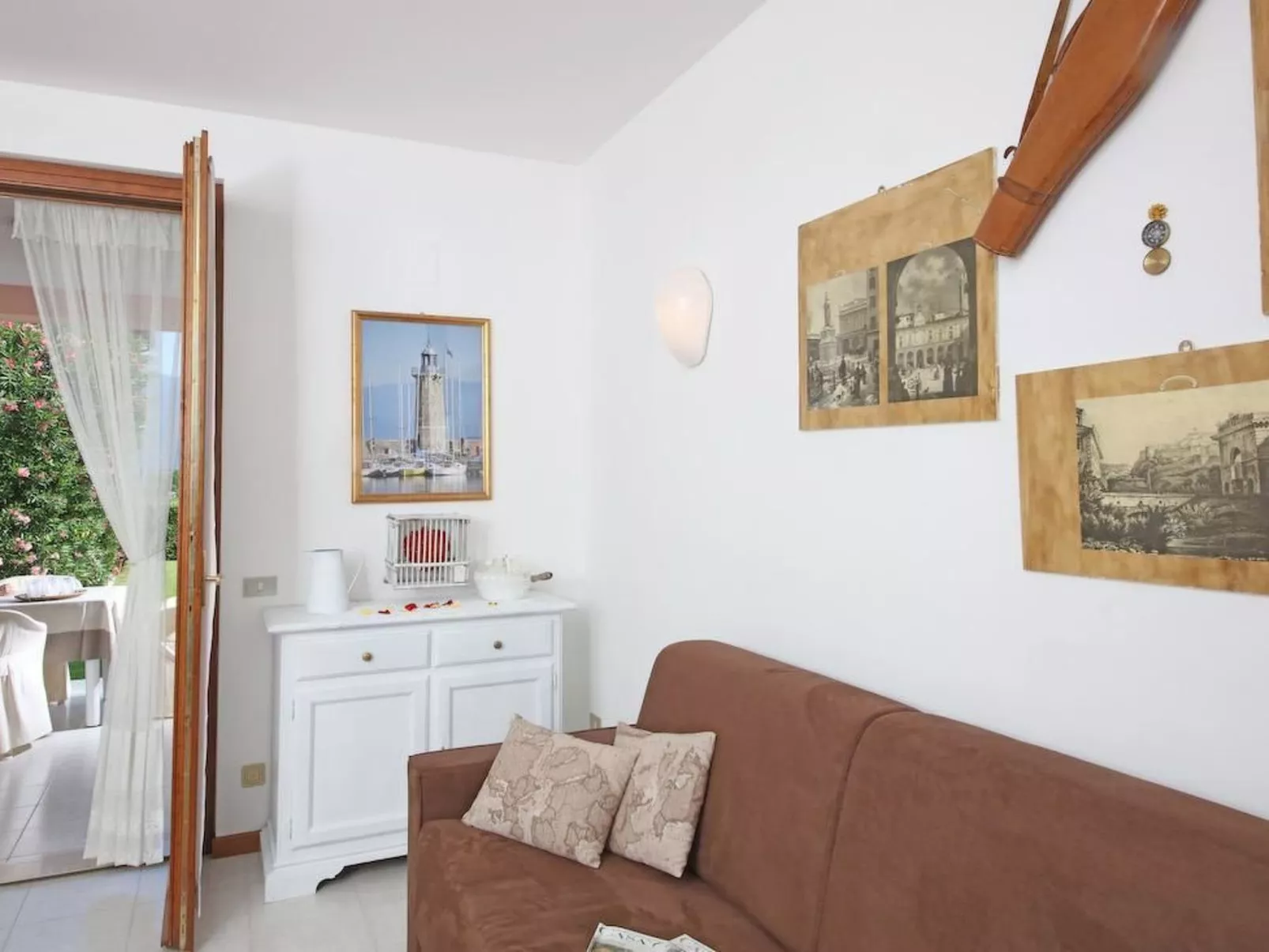 Wohnung mit Privatparkplatz und Aussicht-Dedans