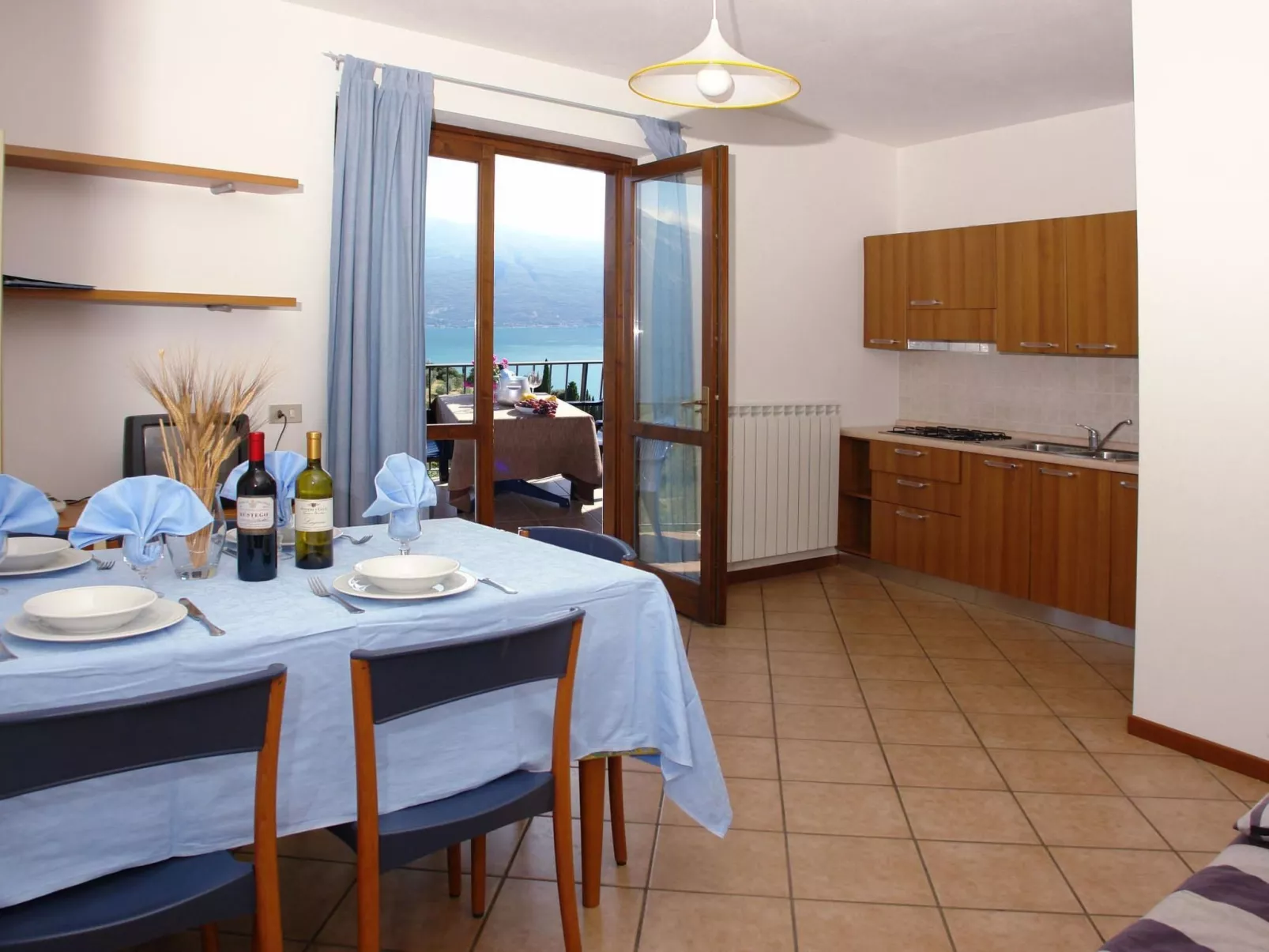 Zweizimmerwohnung mit Seeblick - Inside