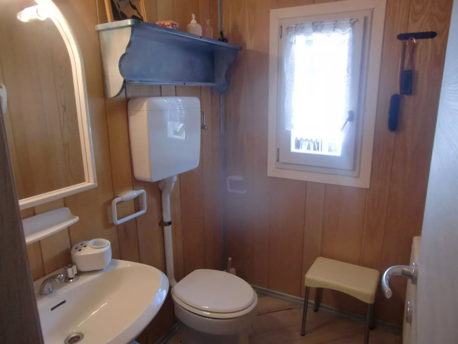 Freistehendes Haus mit eingezäuntem Privatgarten-Inside