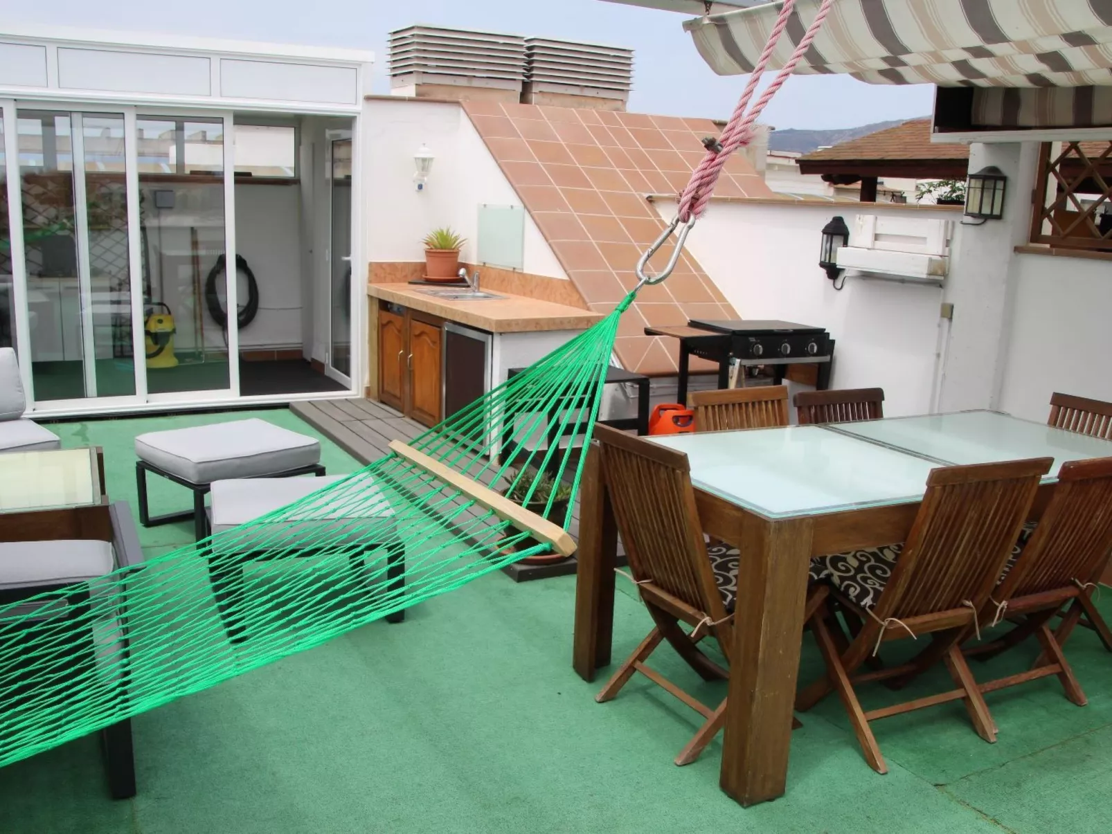 Appartement in Roses mit Grill, gemeinschaftlichem Pool und Terrasse-Dehors