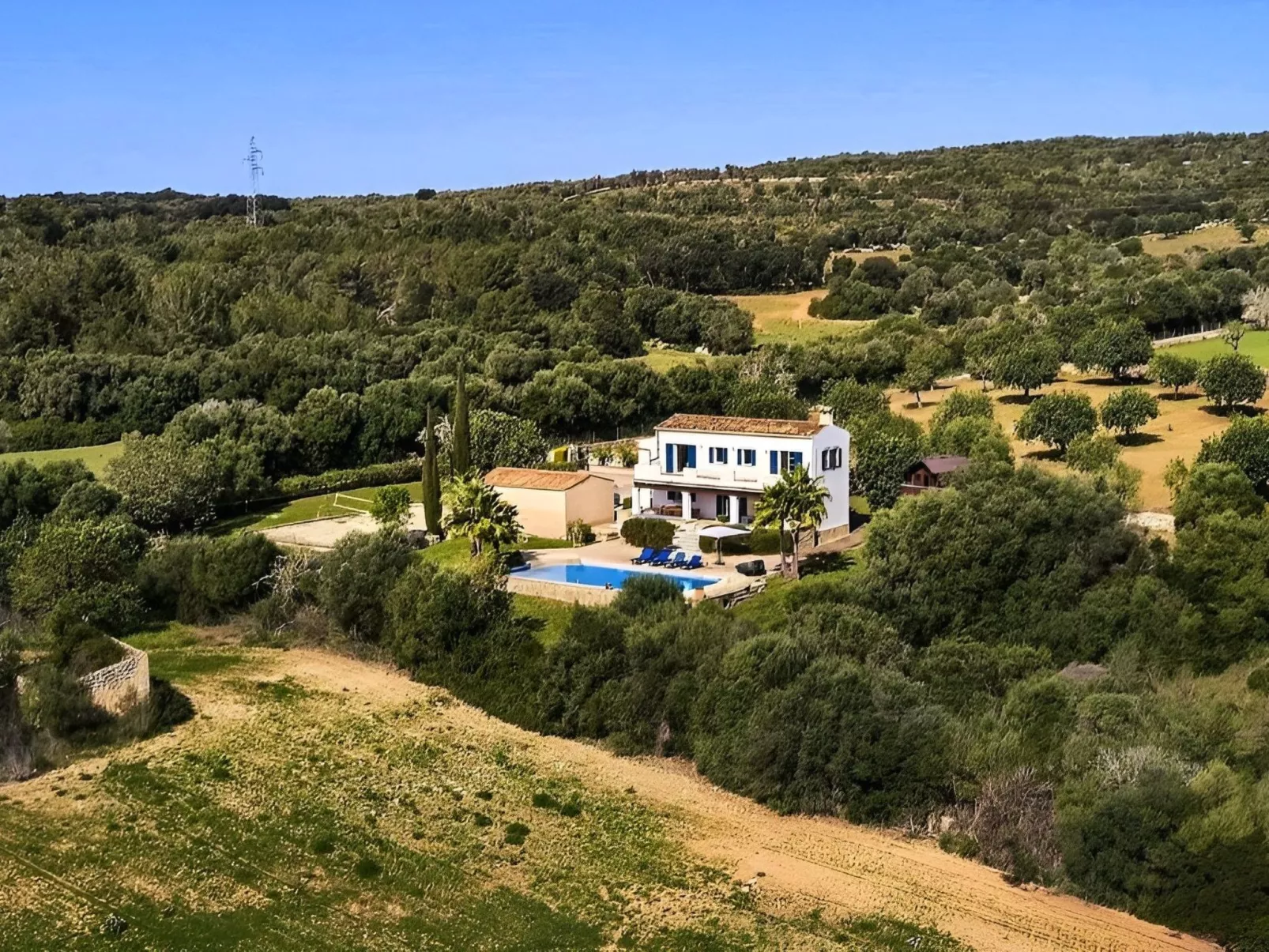 Ibizenkisches Haus mit Pool und Beachvolley-Blick-Image-tags.info