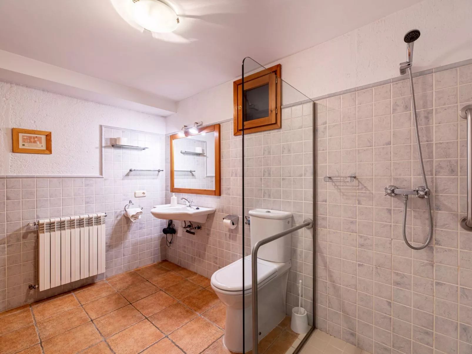 "Cobert del Carro".-Inside