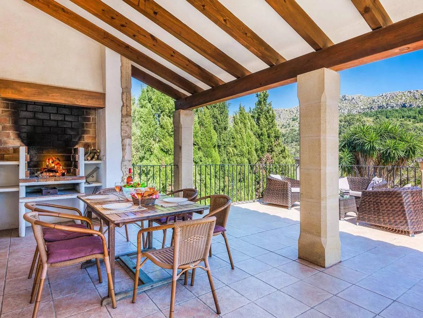 Finca Tomas, Cala Sant Vicenç-Drinnen