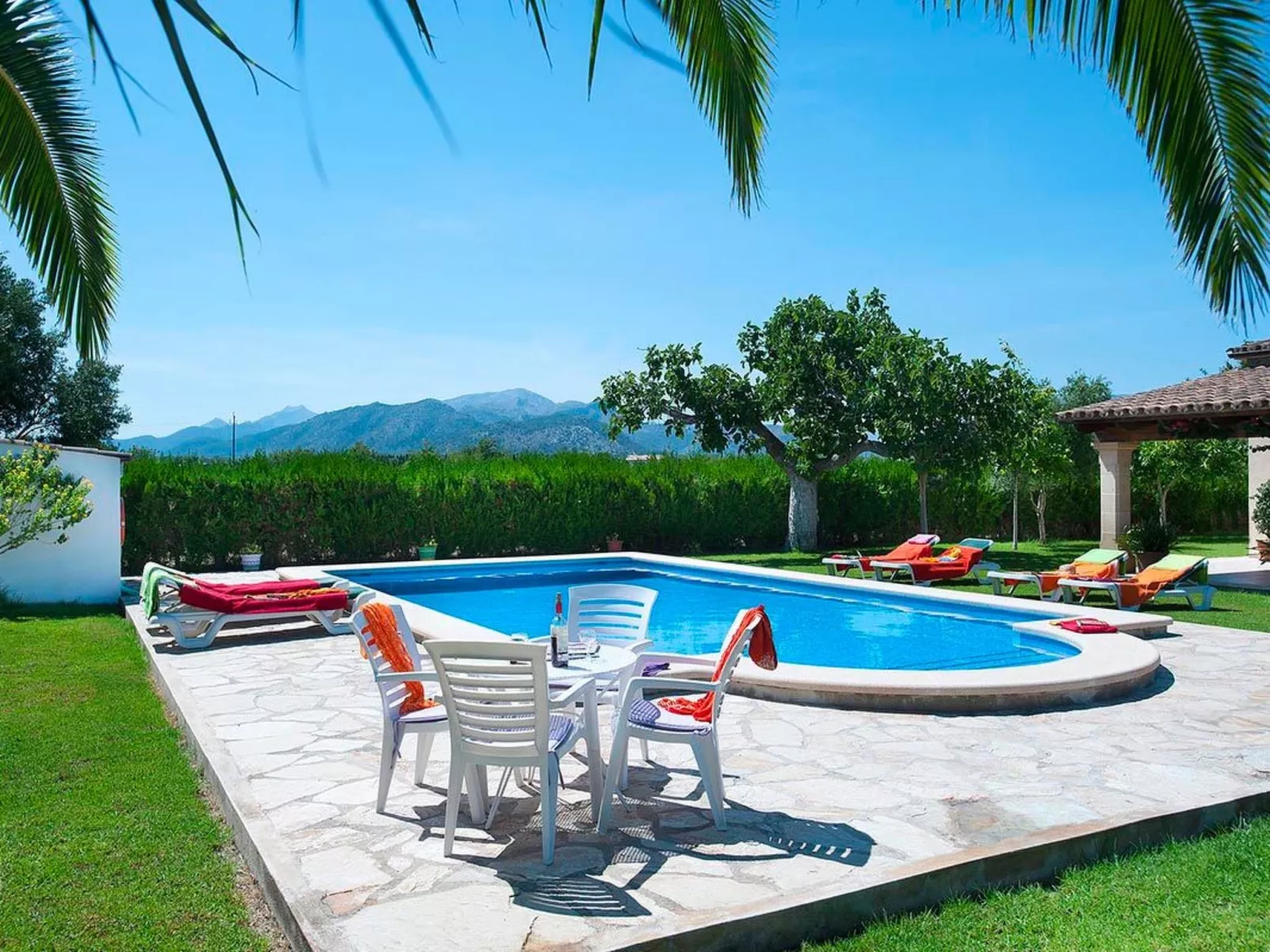 Schönes Ferienhaus in Alcúdia mit Großem Pool-Outside