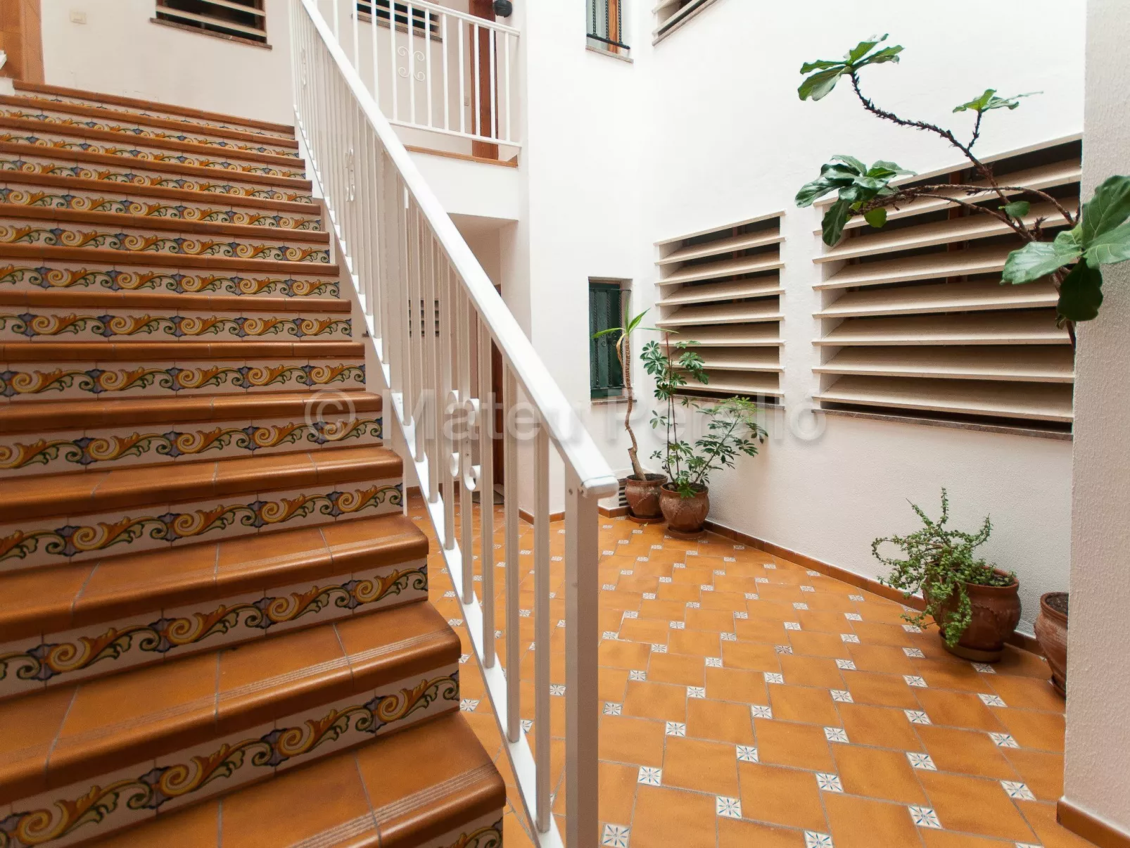 OB5-Wohnung mit 2 Doppelzimmern und Balkon-Dedans