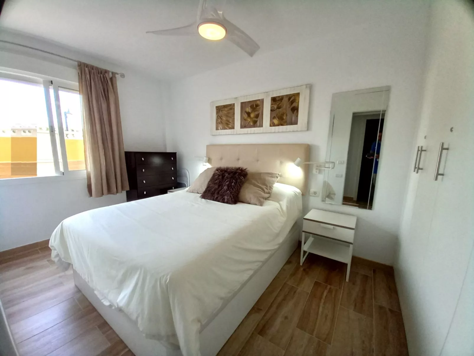 "Lagos de Miramar Deluxe-Drinnen