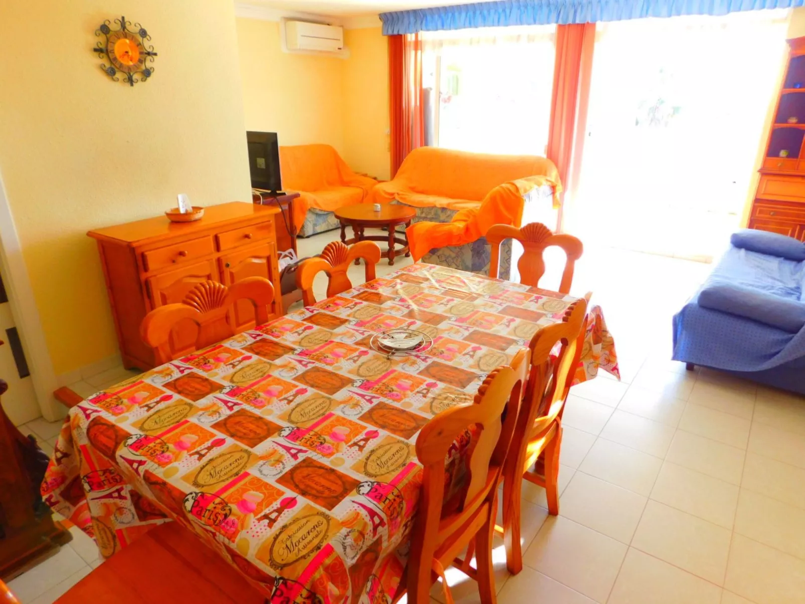 Ferienvermietung Penthouse mit schöner Terrasse 200m vom Strand Salatar, Roses-Drinnen