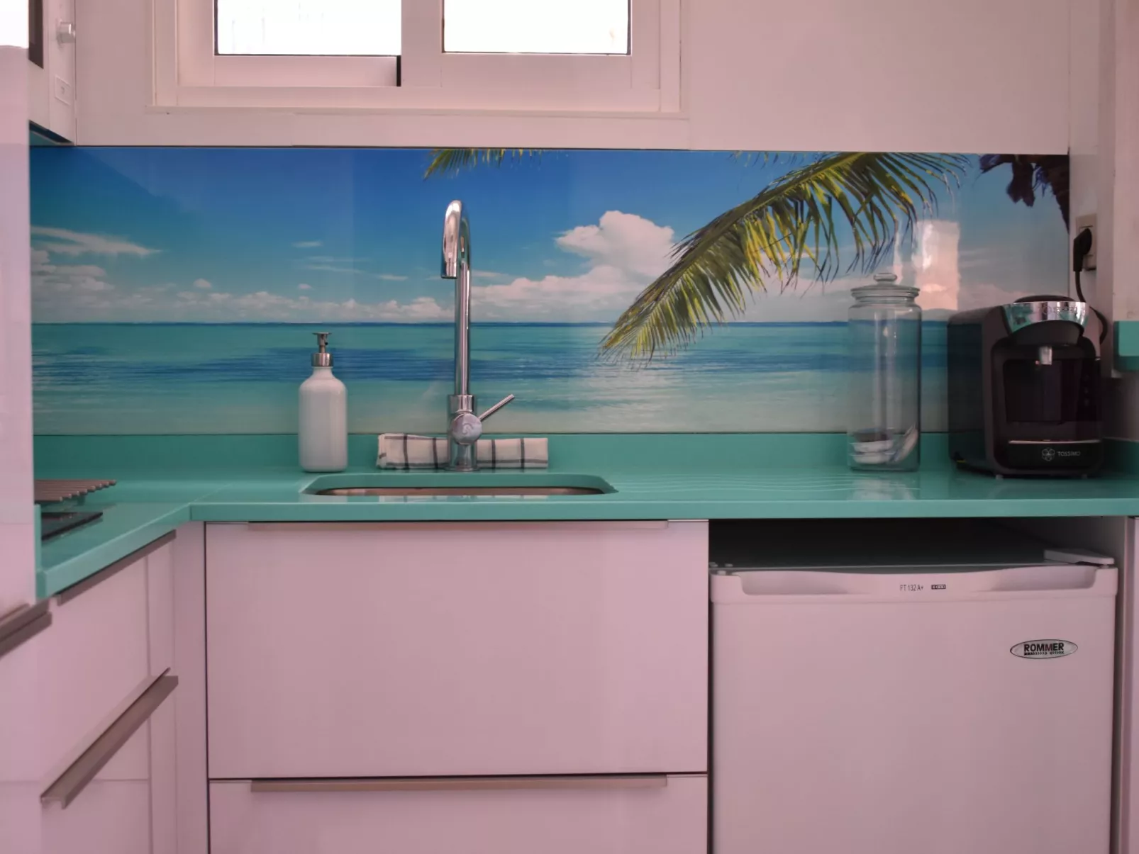 Helle und renovierte Ferienwohnung mit Balkon und tollem Blick auf das Meer-Outside