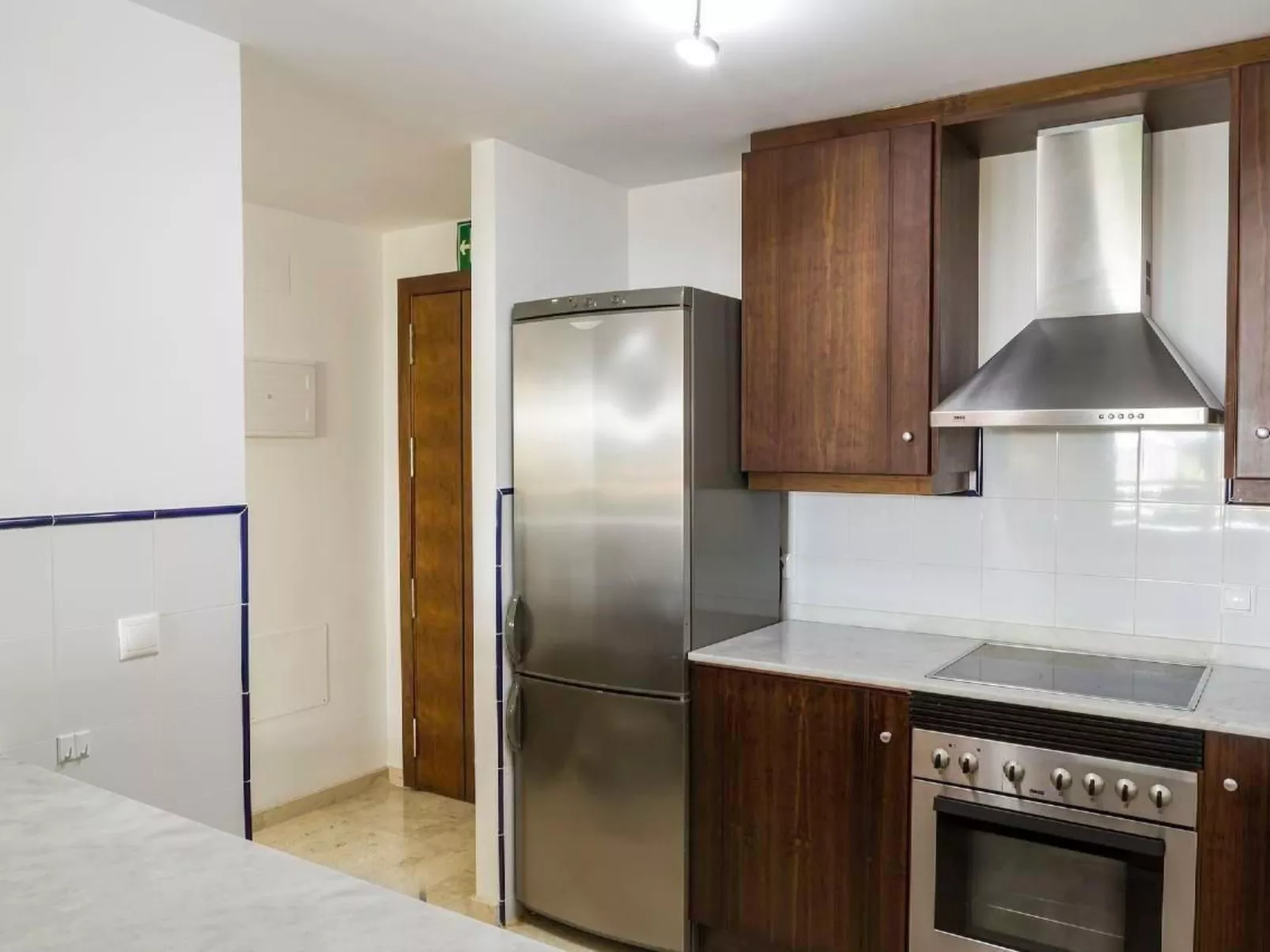 "Blue" mit Schwimmbad-Image-tags.info