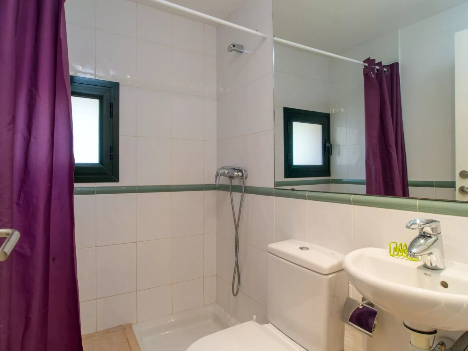 Costabravaforrent Pedró, Doppelhaushälfte für 6 Personen mit gemeinschaftlichem-Dedans