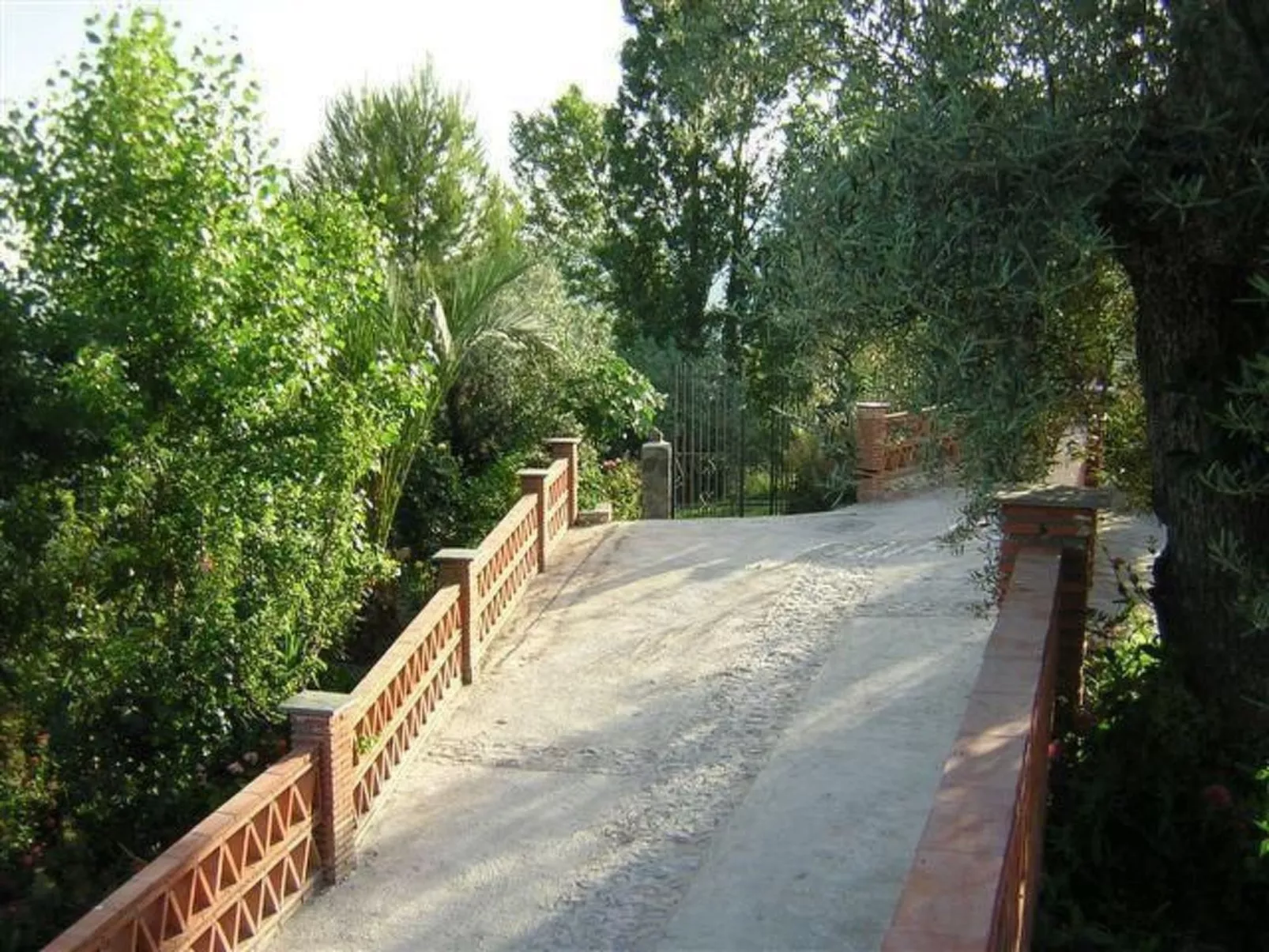 Gemütliches Haus in Anlage mit Schwimmbad in Válor - Outside