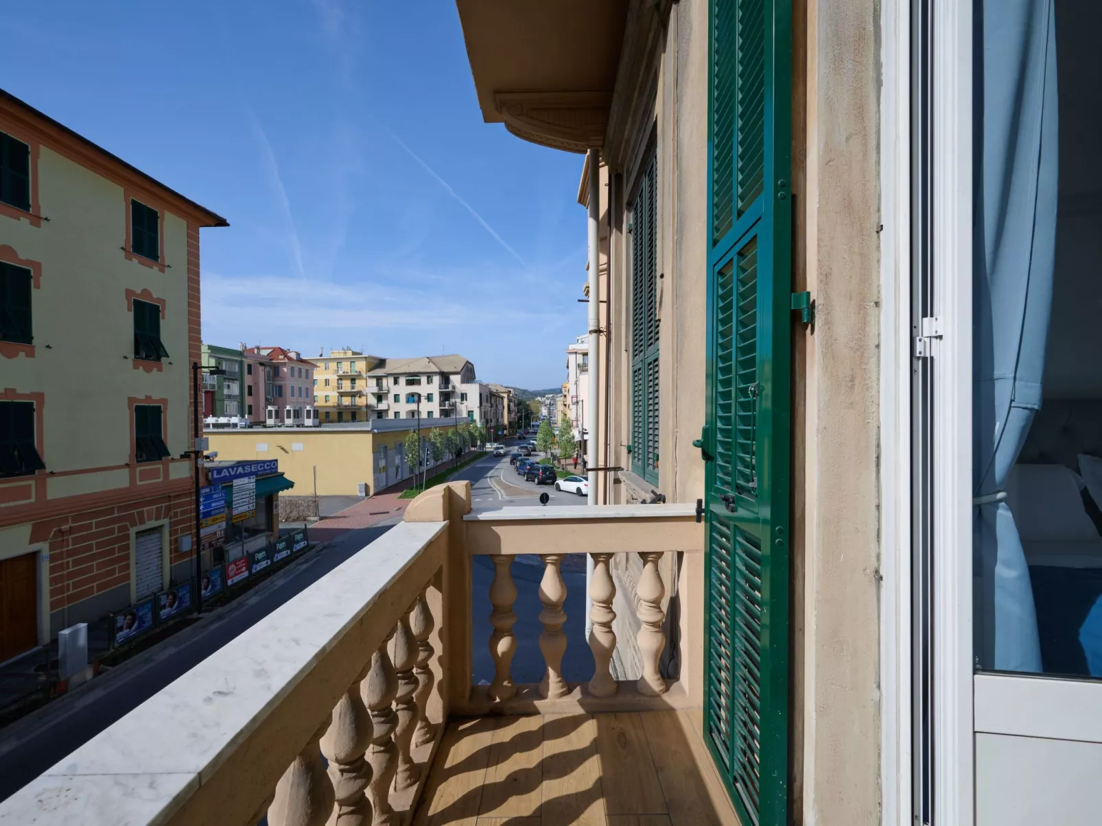 Flache Sonne-Outside