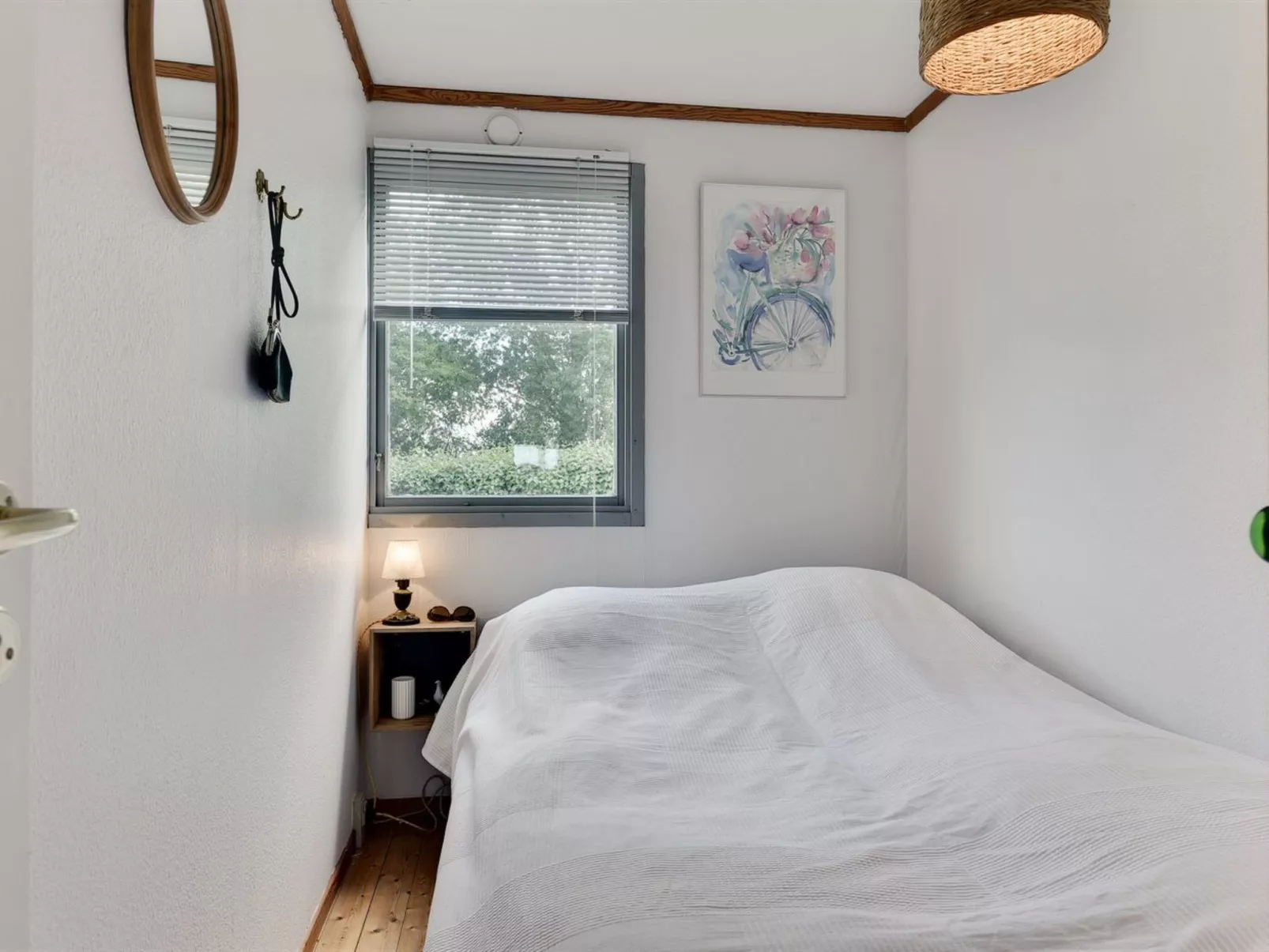 "Rise" - 250m from the sea-Dedans