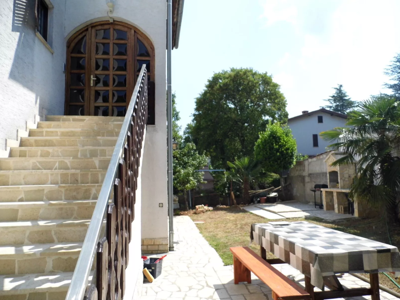 Stanojevic ap. 1-Outside