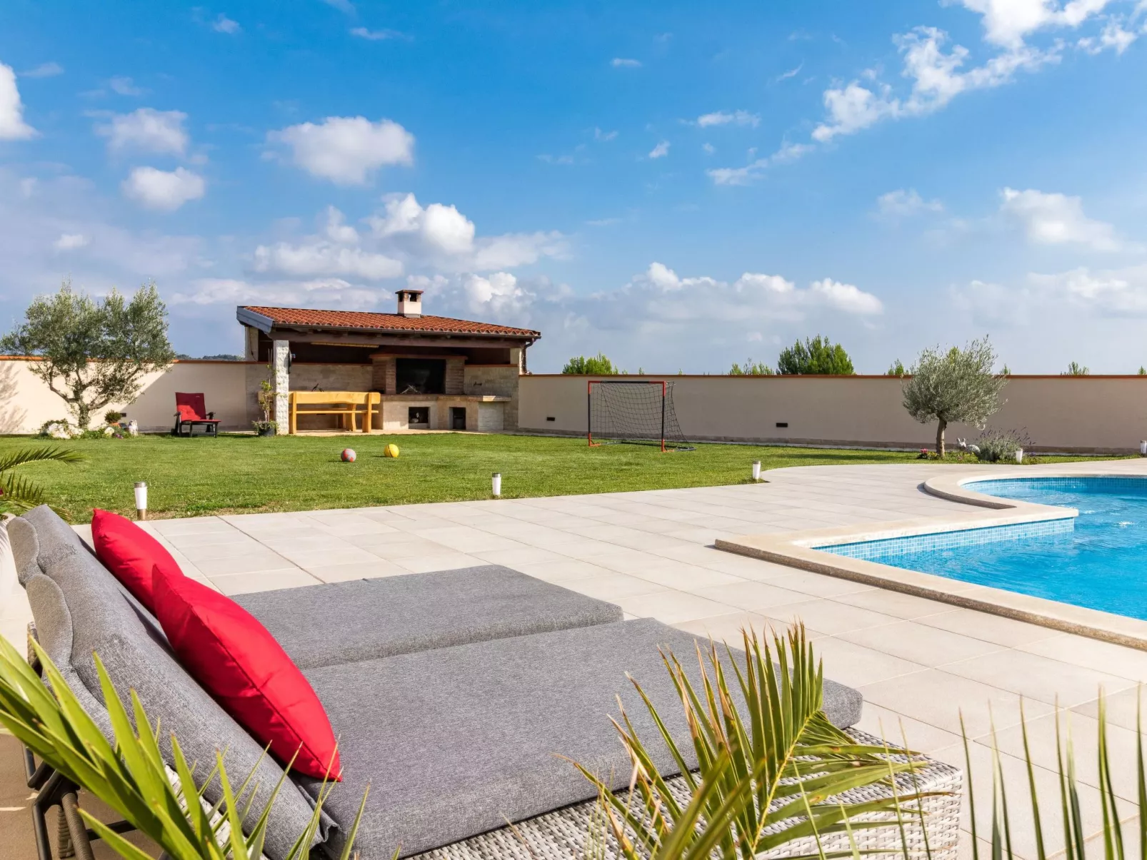 Nettes Ferienhaus in Pomer mit Privatem Pool-Image-tags.info