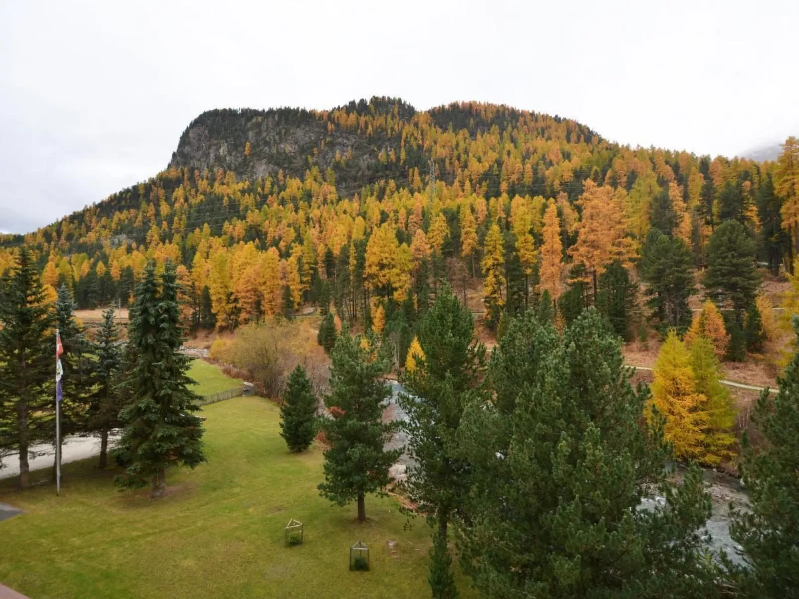 Chesa La Furia Dach Whg 45m2-Outside