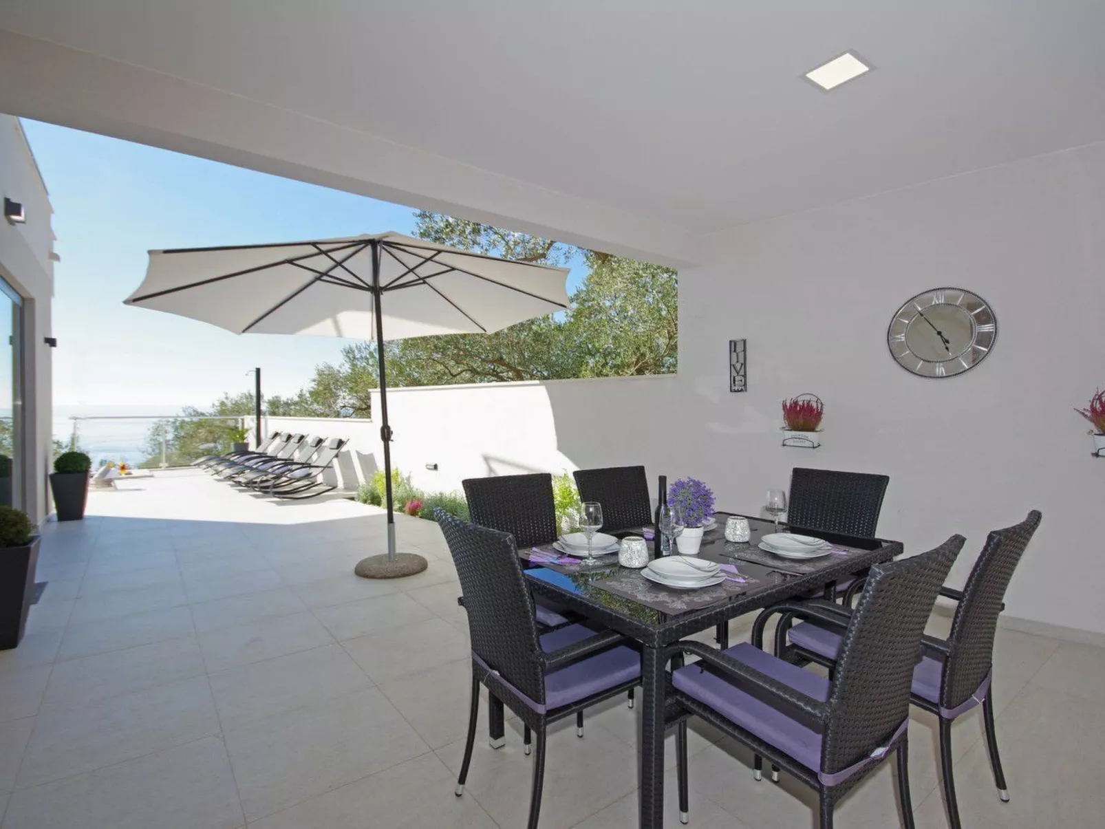 In Makarska mit Schöner Terrasse-Outside