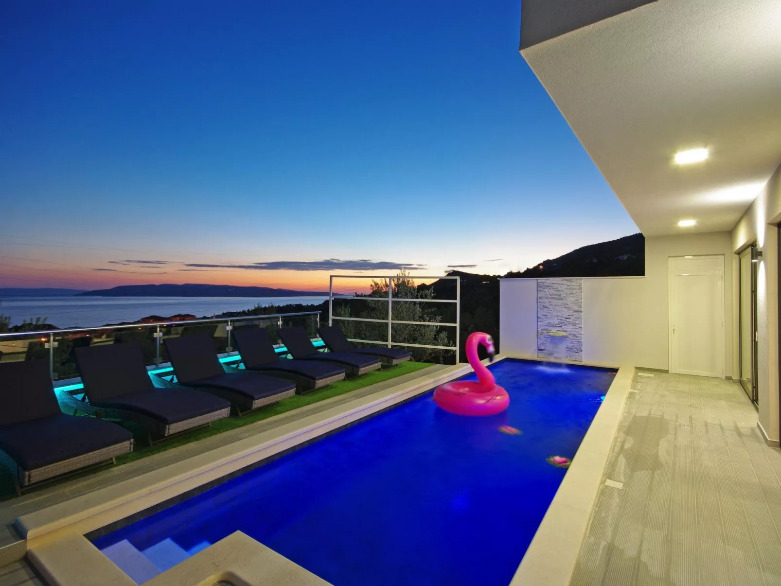 In Makarska mit Privatem Pool-Outside