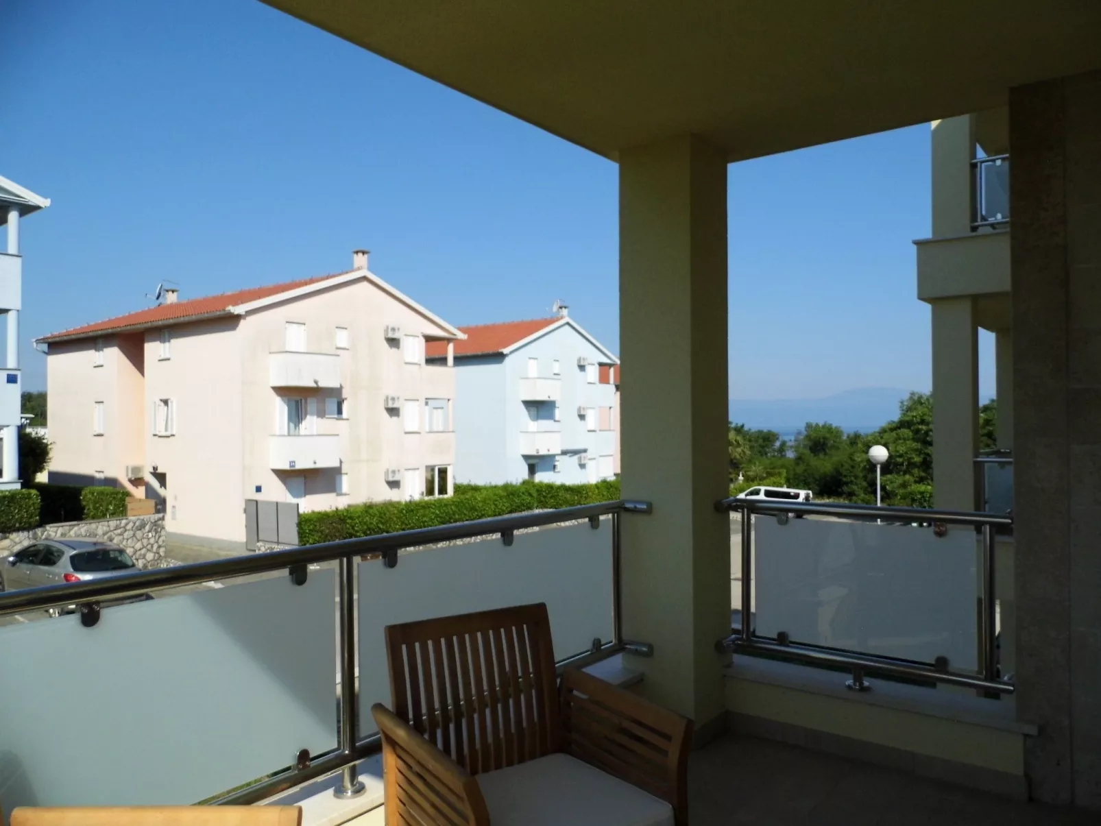 Modernes Apartment mit teilweisem Meerblick-Outside