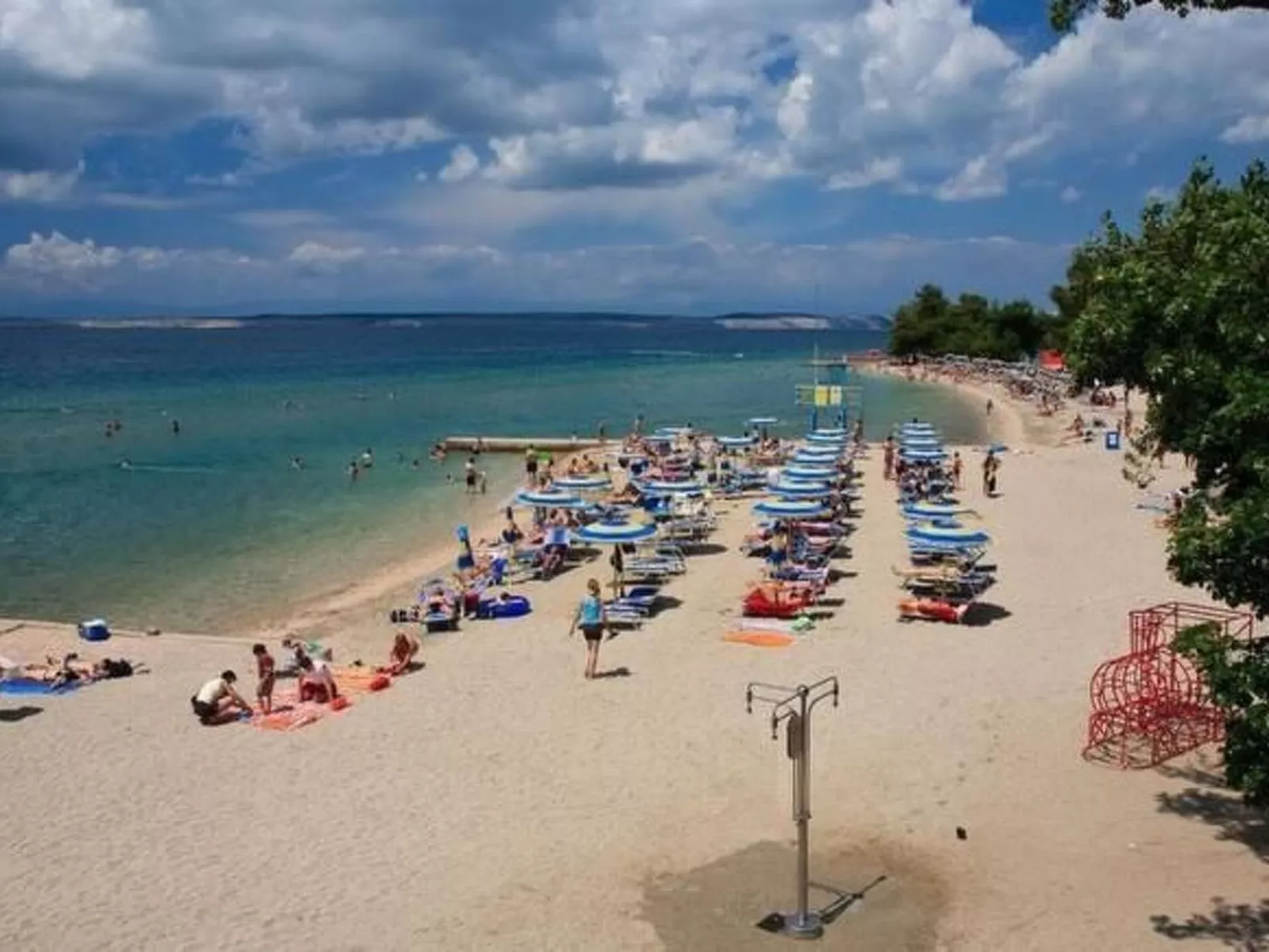 Großes Ferienhaus mit eigenem Pool und Terrasse-Outside