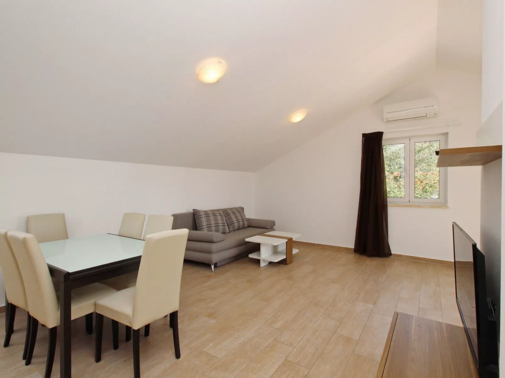 In Baška mit Terrasse-Inside