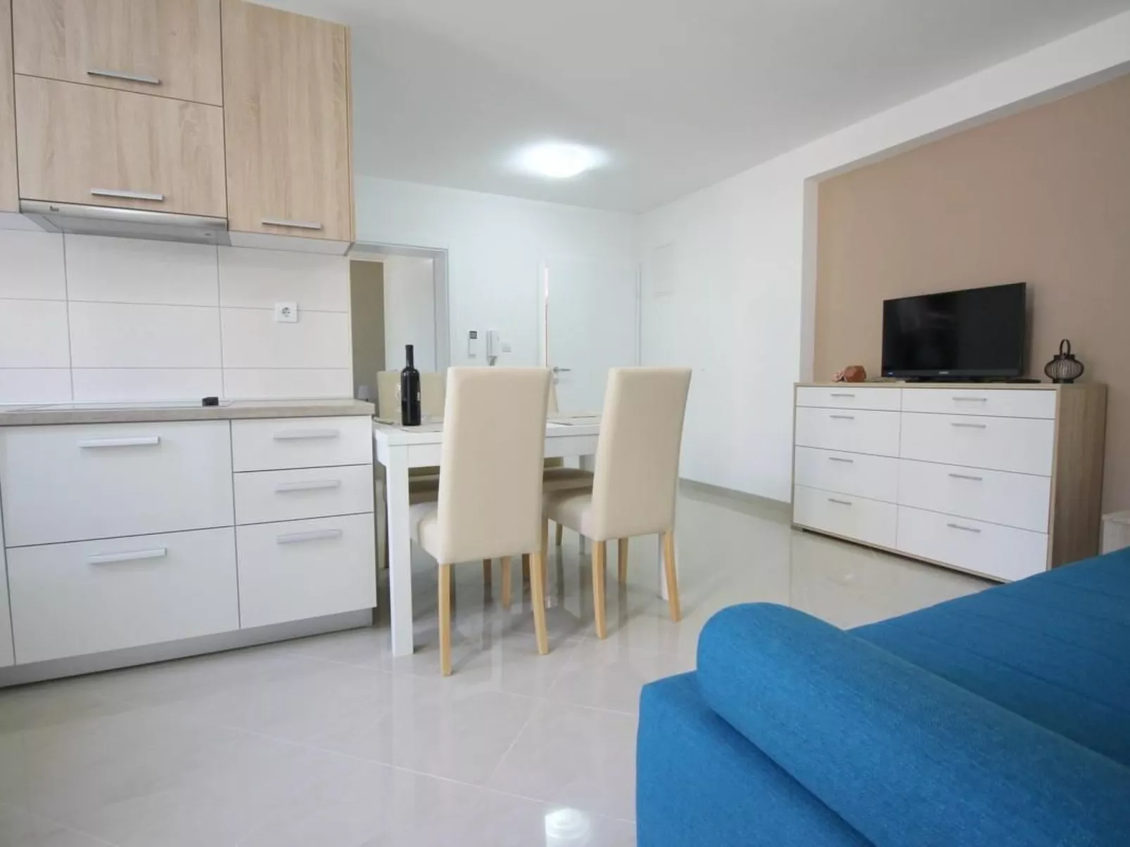 Gorica 1 A4+1 No.1-Inside