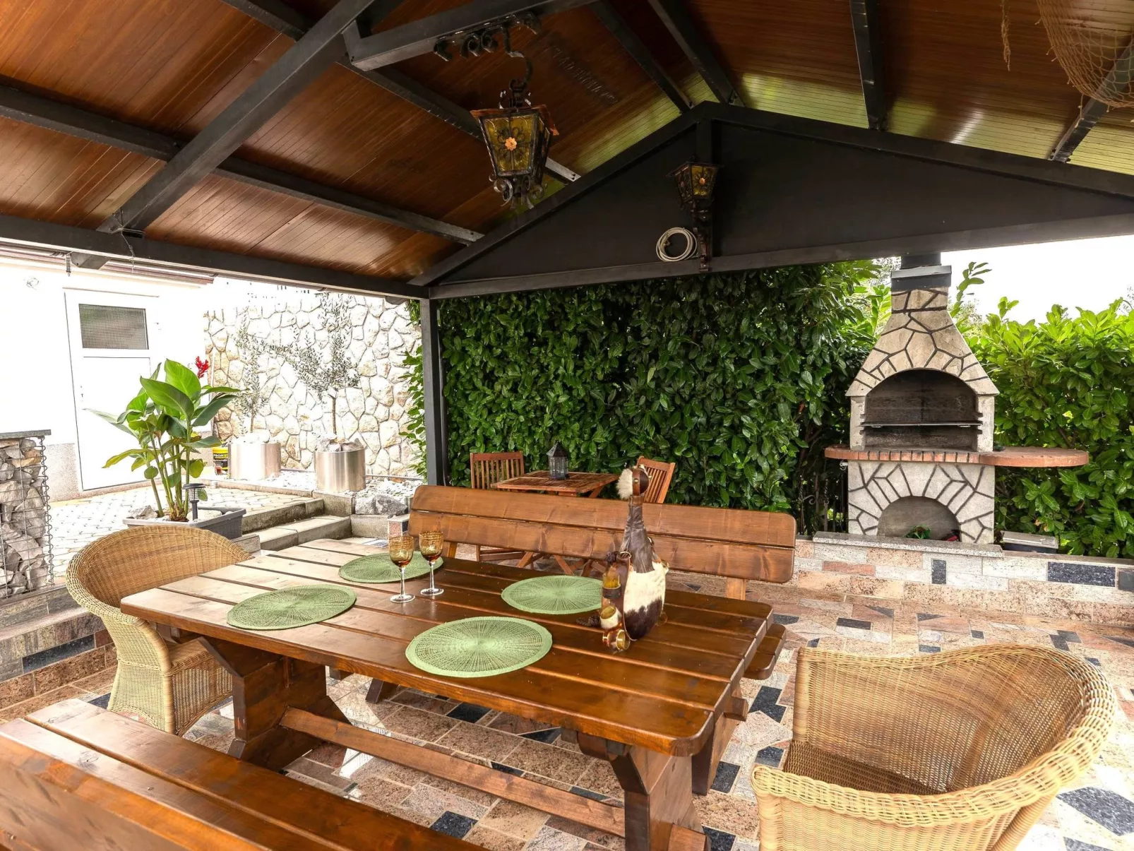 Wohnung mit großer Terasse-Outside