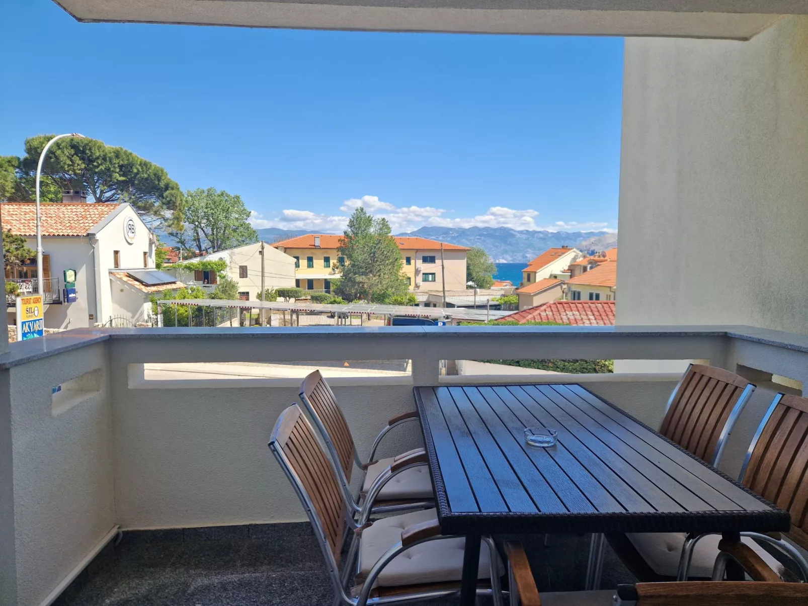 Modern eingerichtete Apartment für 4 Personen ideal für Famillien mit Kinder im-Draußen