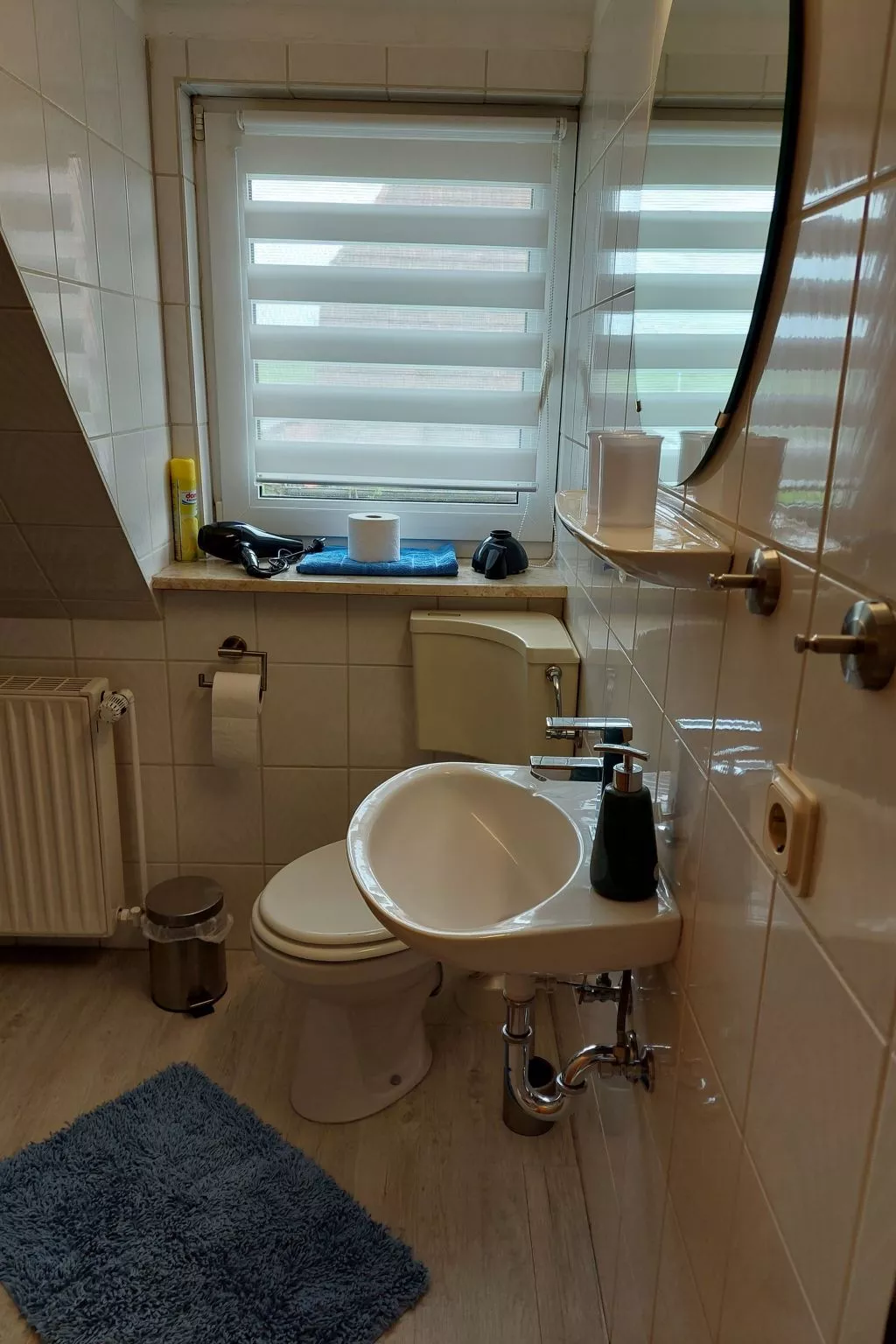 Mastkorb mit Grill und Garten-Drinnen