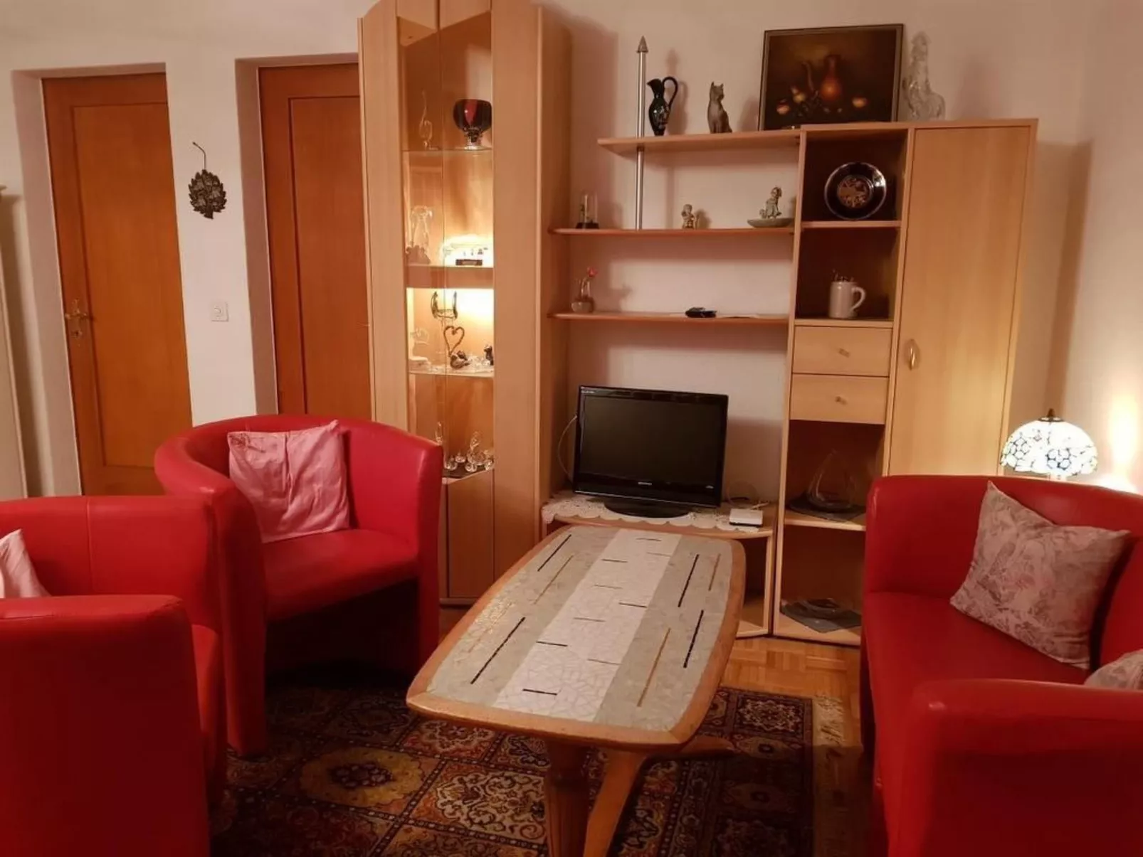 Charmantes Chalet Apartment mit Aussicht-Dedans