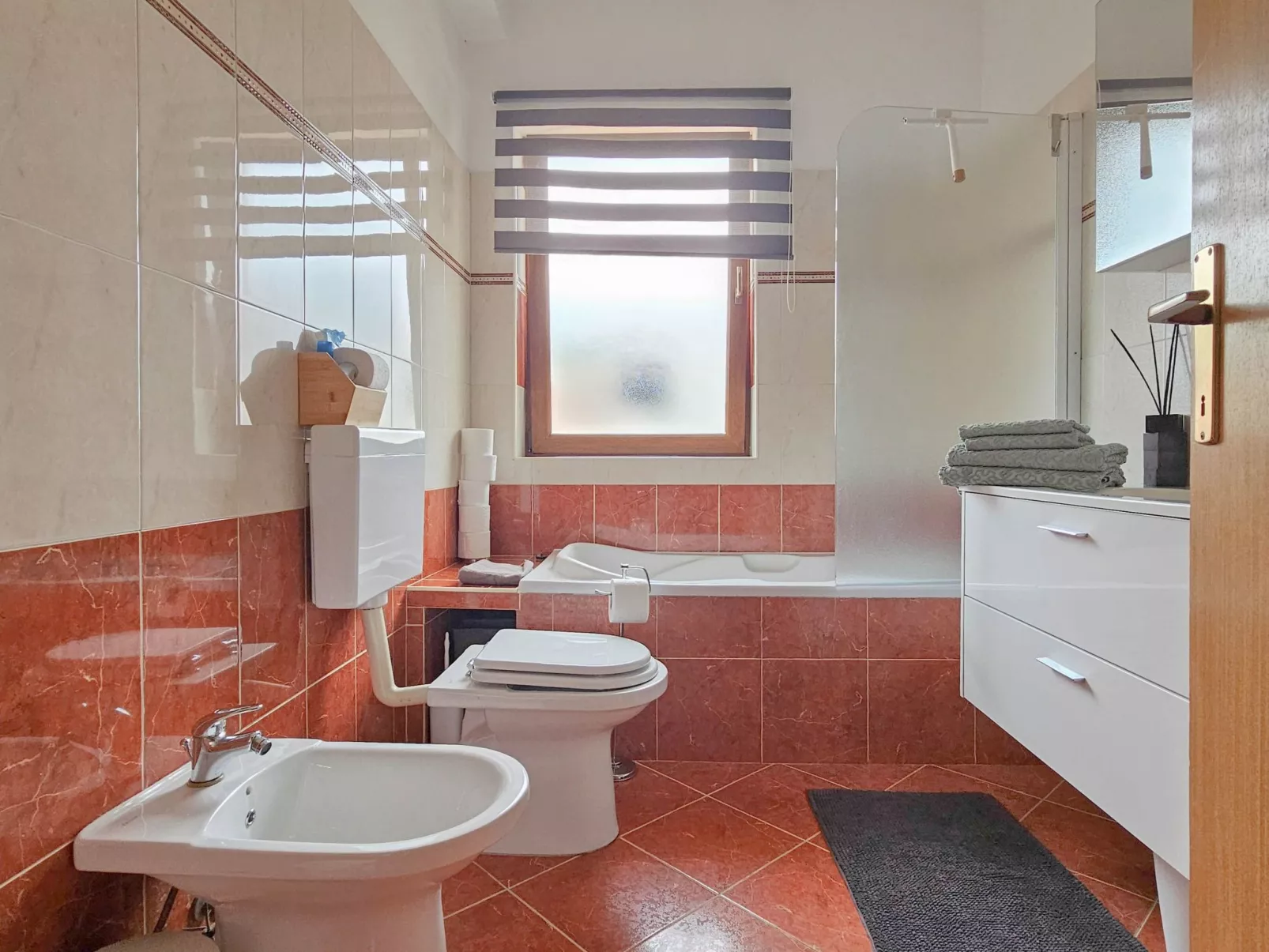 Für 4 Personen ca. 40 m&sup2; in Novigrad, Adriaküste Kroatien (Westküste von I-Drinnen