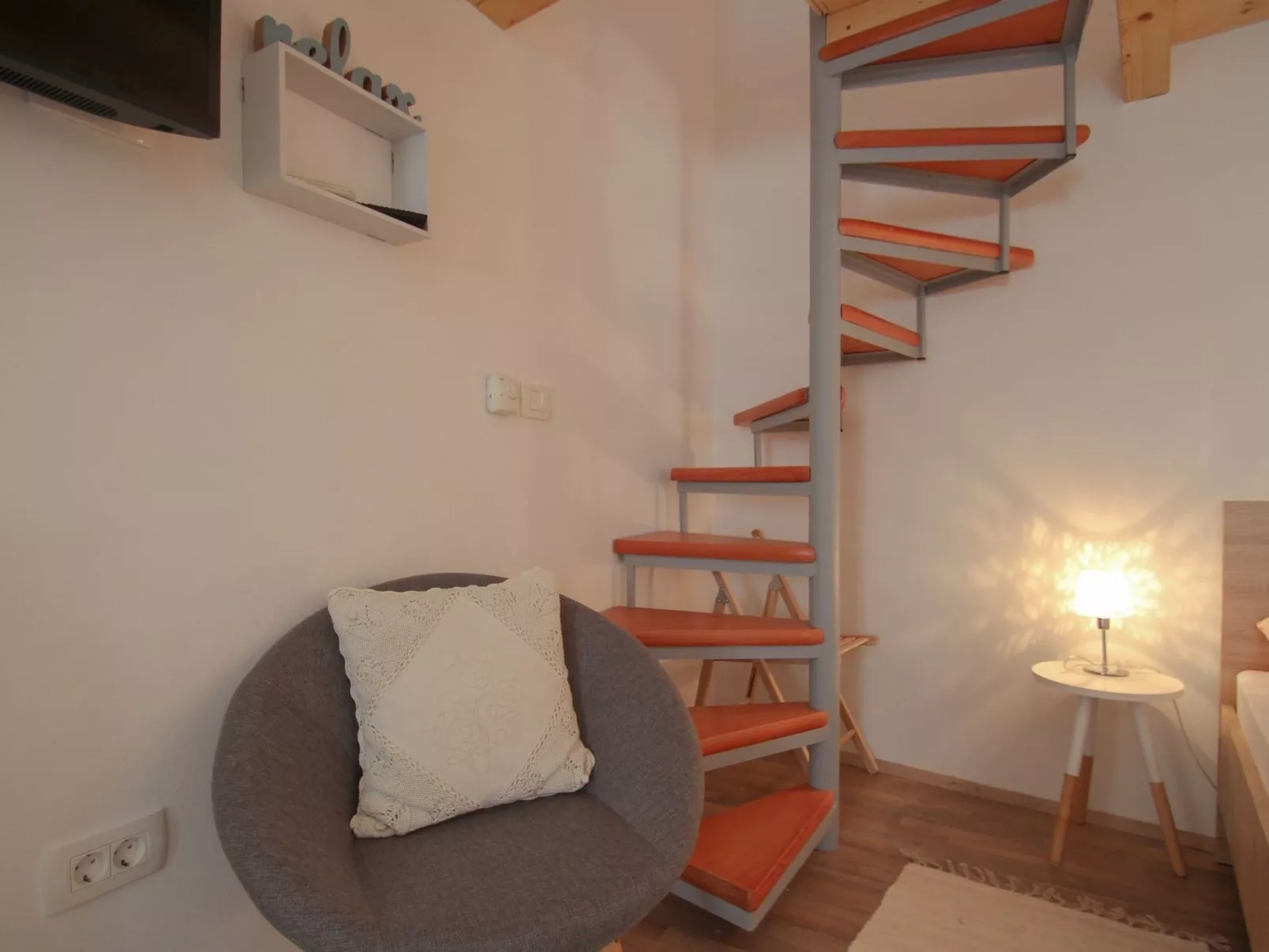 Wohnung "Lana" mit Terrasse-Drinnen