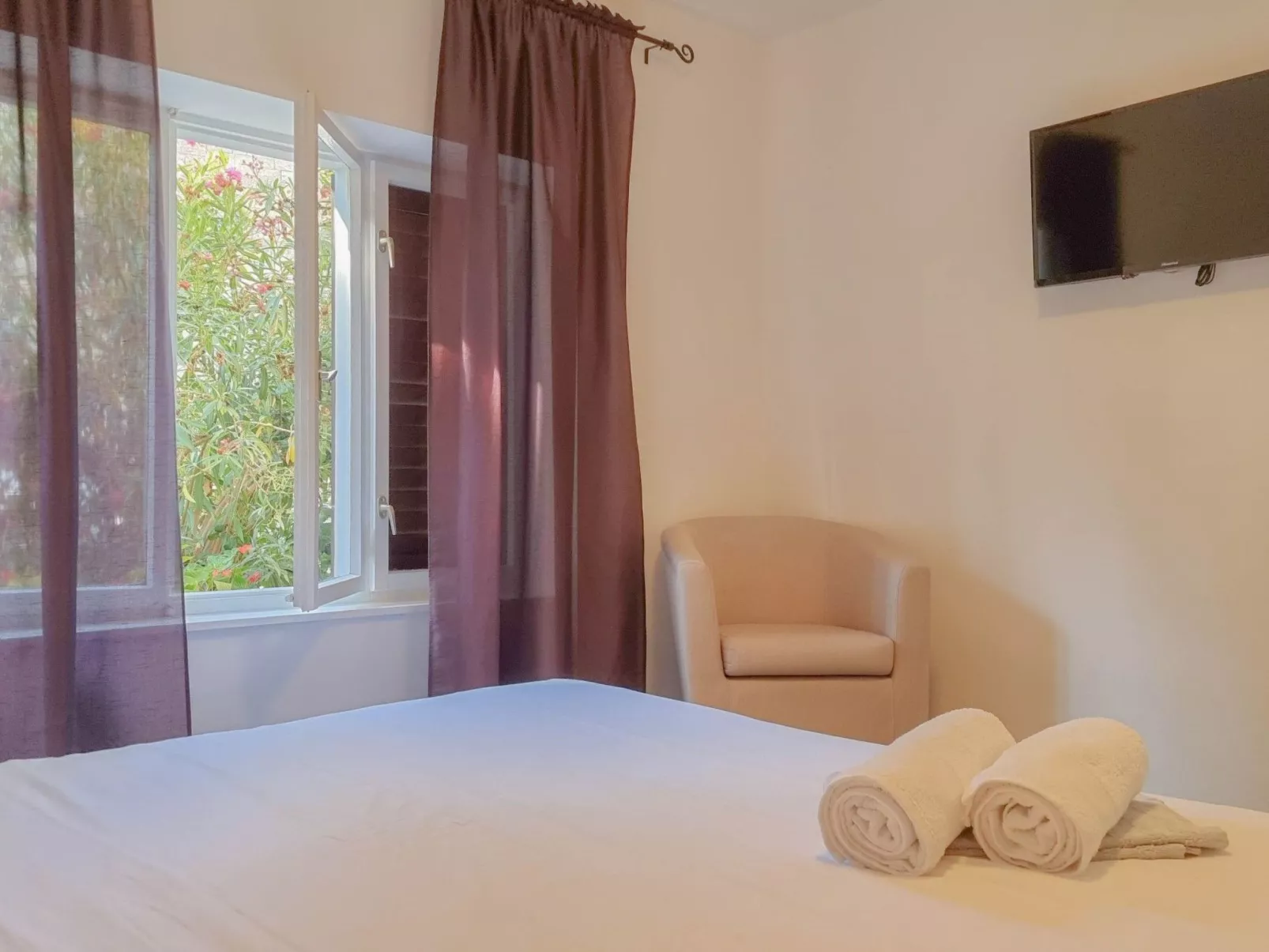 Für 2 Personen ca. 25 m&sup2; in Novigrad, Adriaküste Kroatien (Westküste von I - Dedans