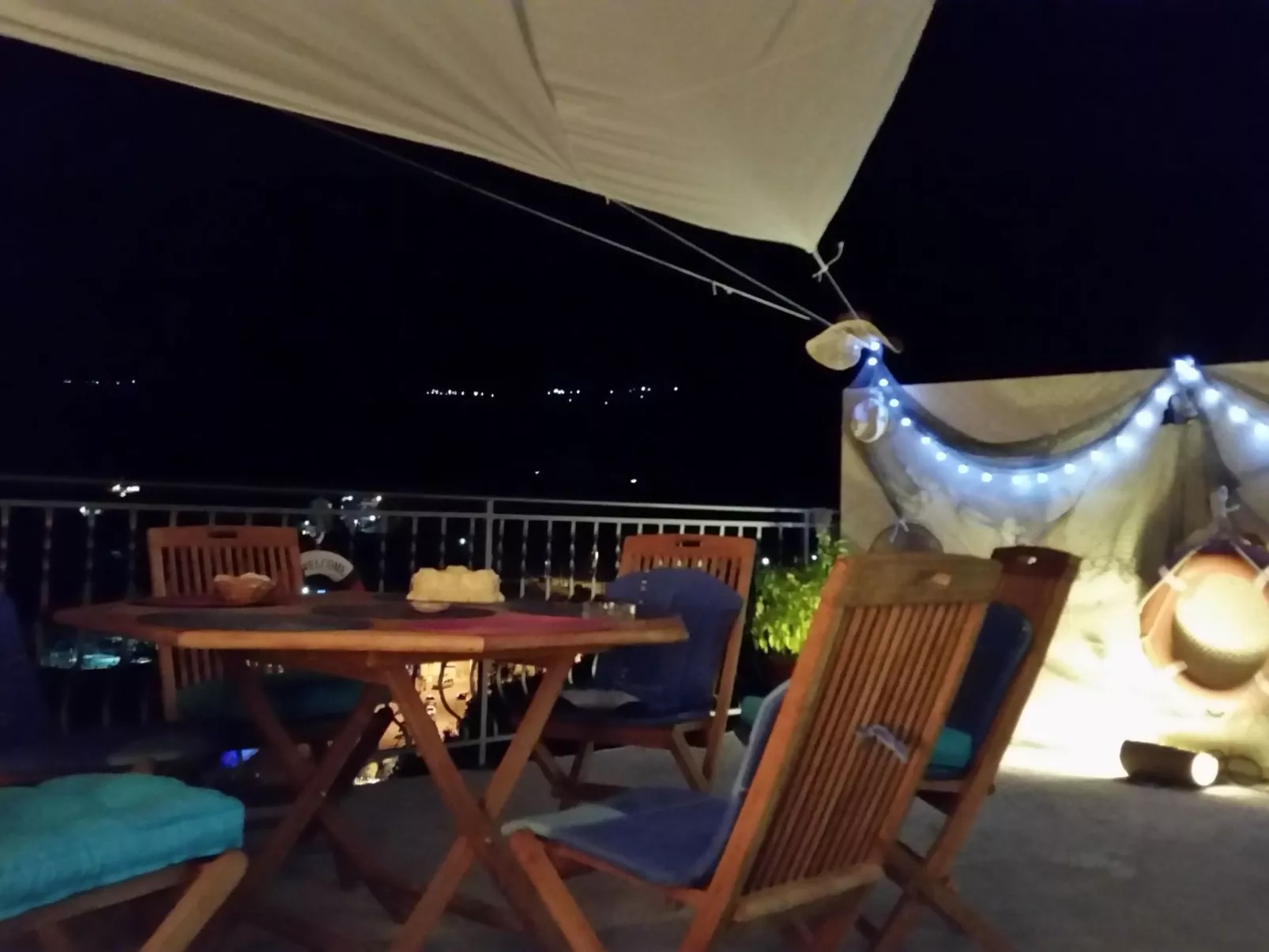 Gemütliche Wohnung mit Meerblick vom Balkon aus-Outside
