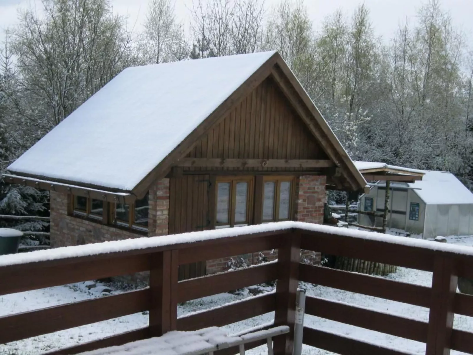In Szopa mit Garten und Terrasse-Dehors