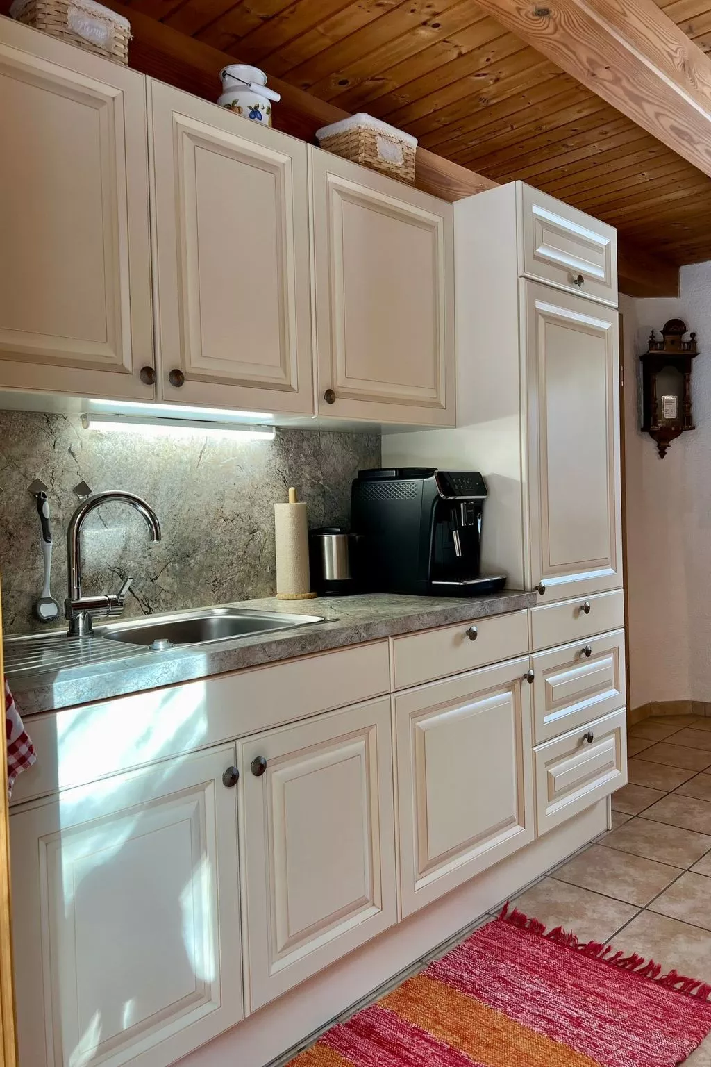 Umundumhütte-Drinnen