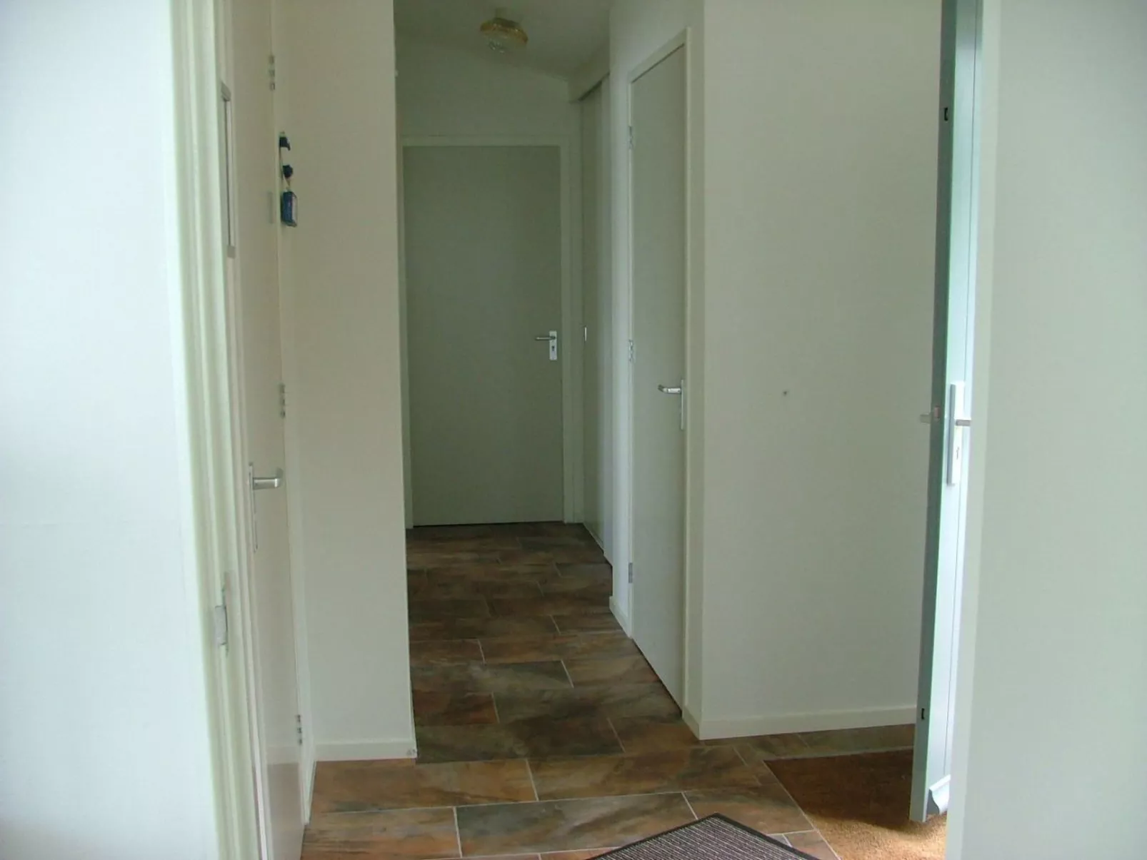 Boot "De Frijheit" mit Blick auf das Wasser-Image-tags.info