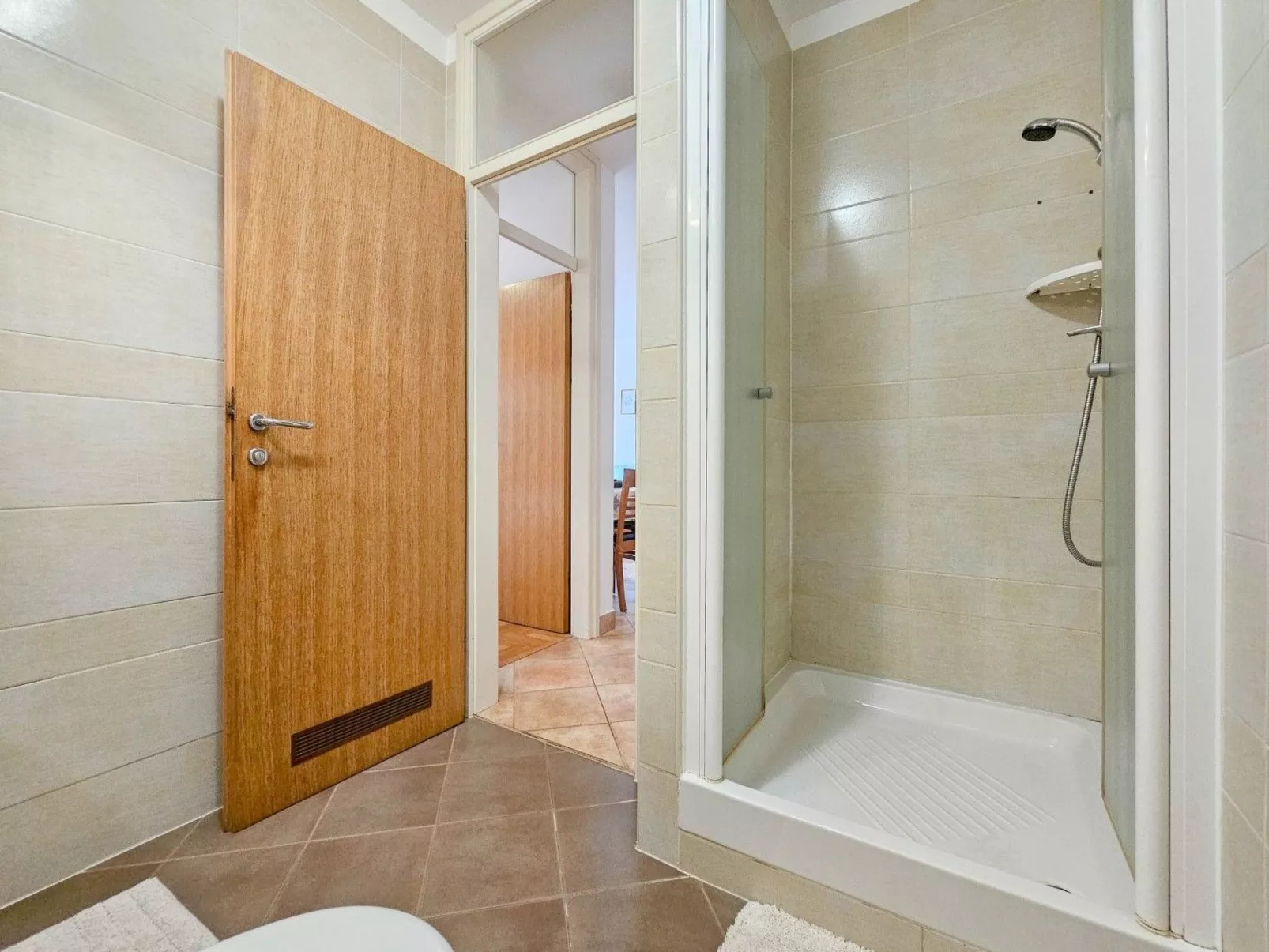 Wohnung "Senka" direkt am Strand-Inside