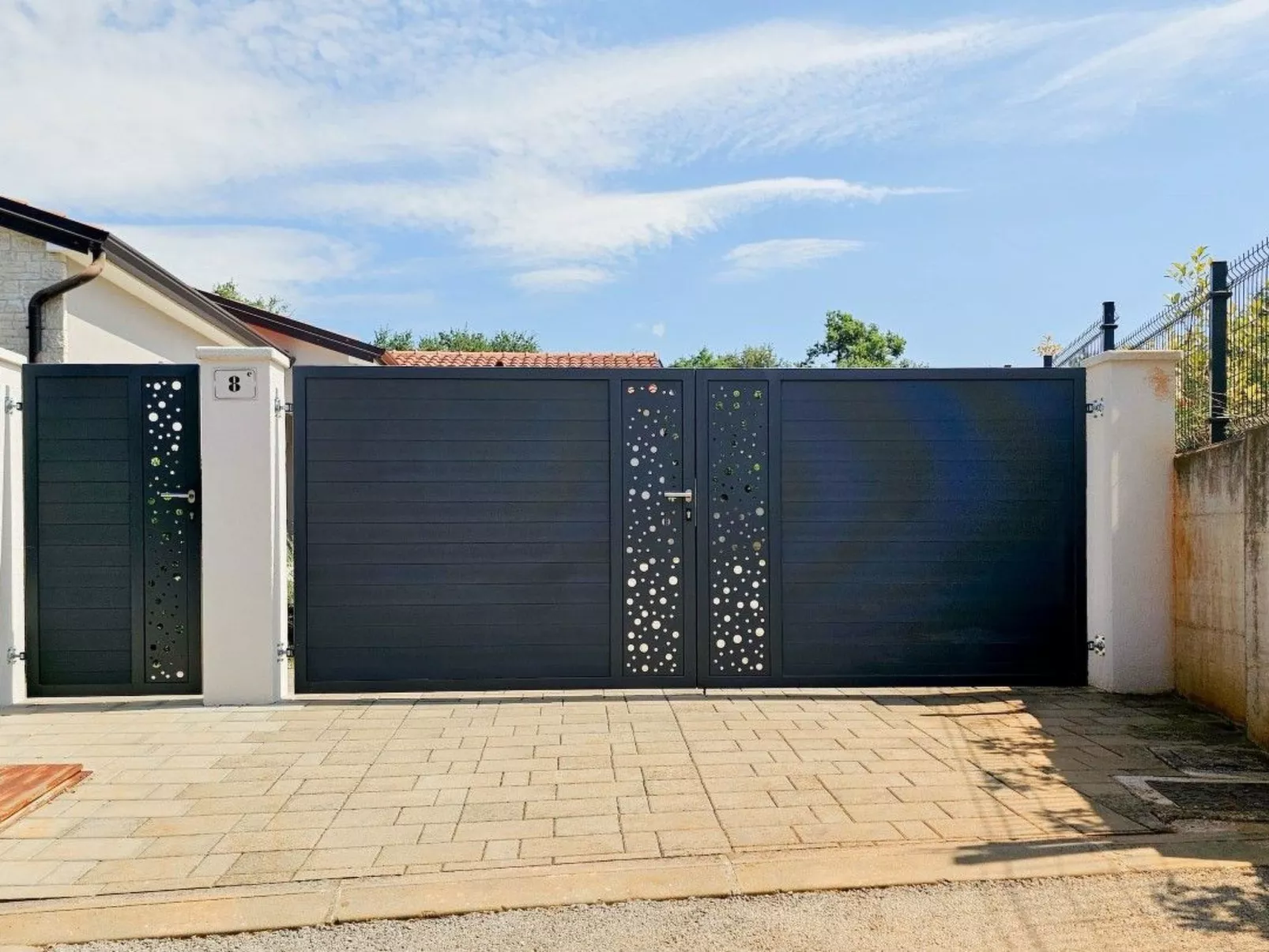 "Villa Pavlovic" mit Garten und Grill-Drinnen