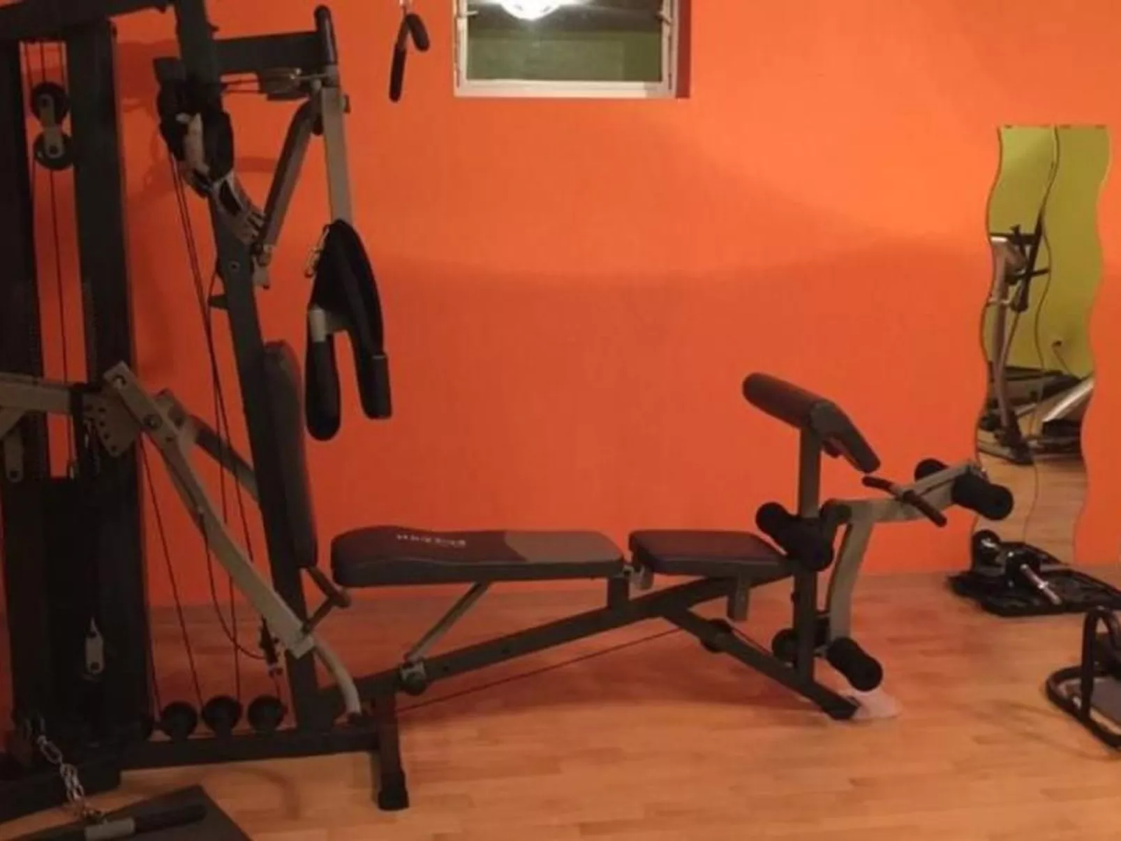 Leons Holiday Homes-Inside