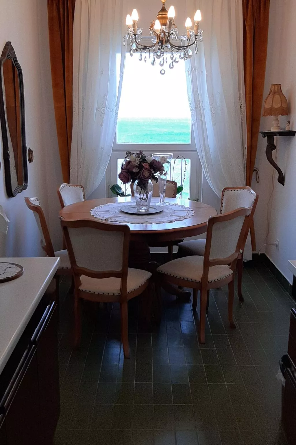 Wohnung mit Blick auf das Wasser-Dedans